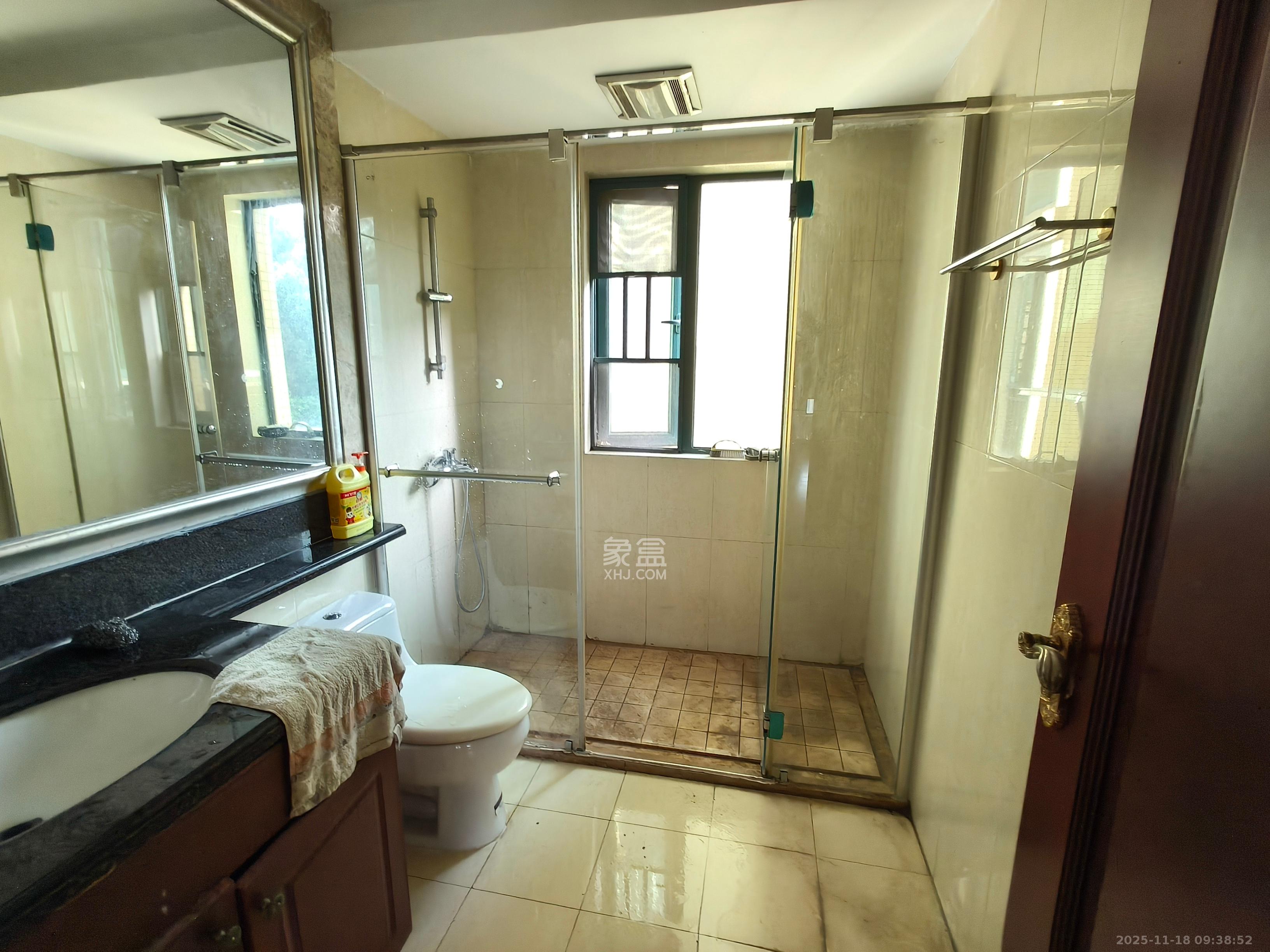 恒大城  4室2厅2卫    2600.0元/月室内图