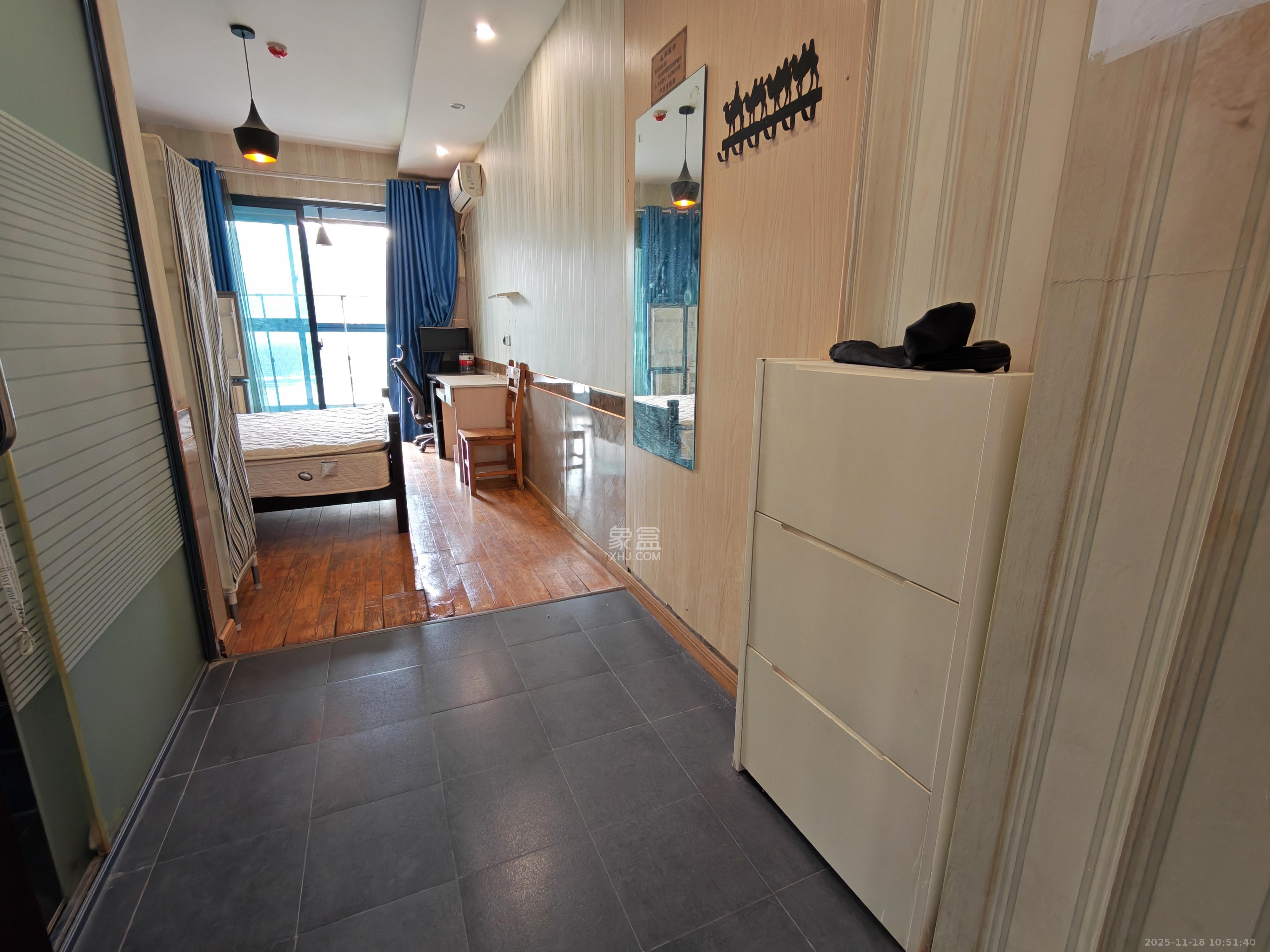 绿地中央广场 1室1厅1卫 1300.0元/月 绿地中央广场 1室1厅1卫 1300.0元/月室内图