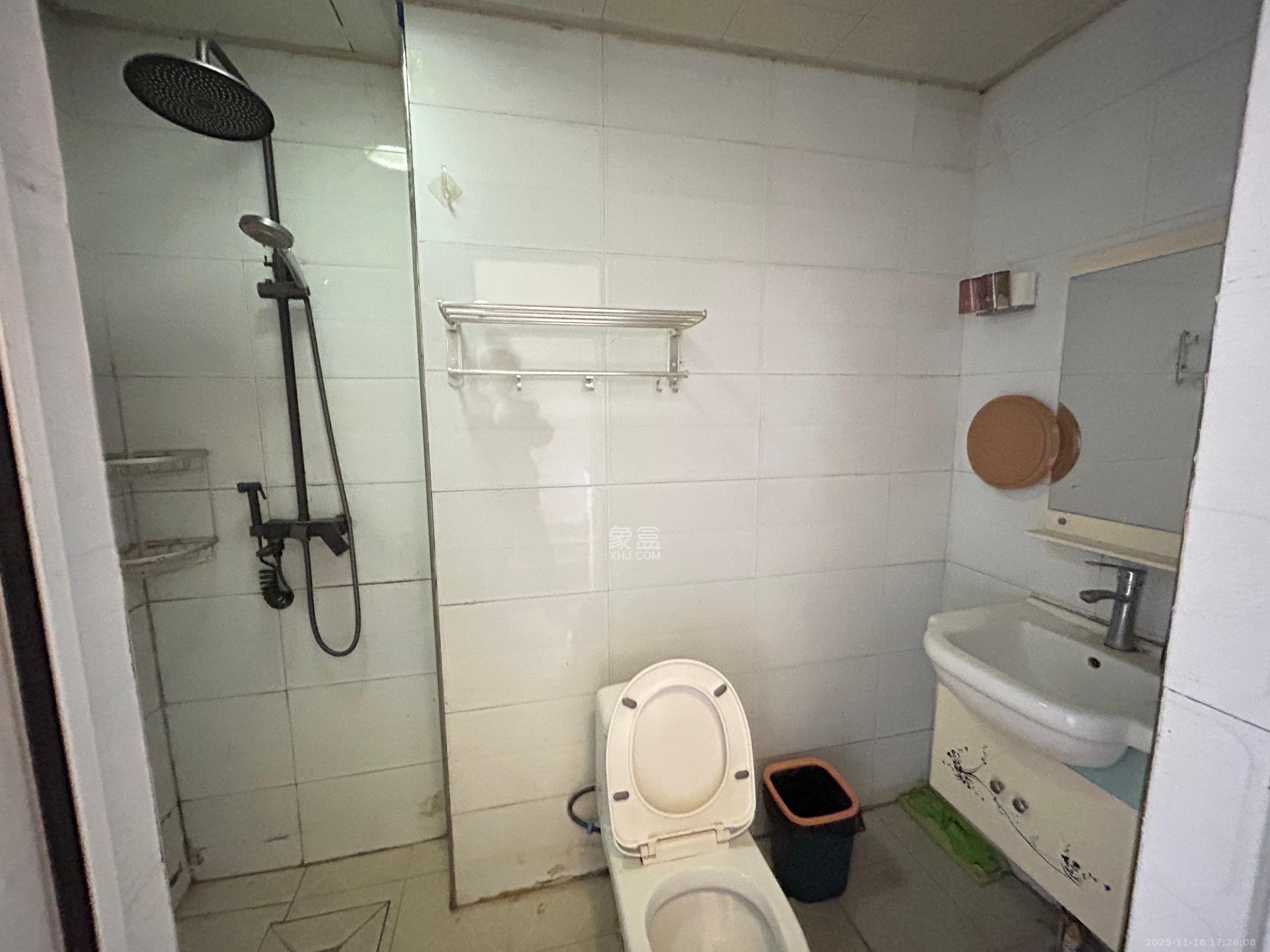 怡海星城  1室1厅1卫    850.0元/月