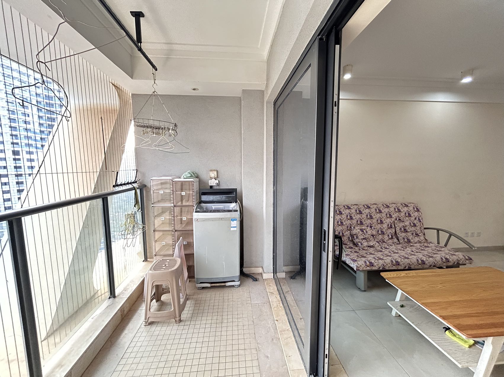 海域阳光(一二期) 1室1厅1卫 80.0万 海域阳光(一二期) 1室1厅1卫 80.0万室内图