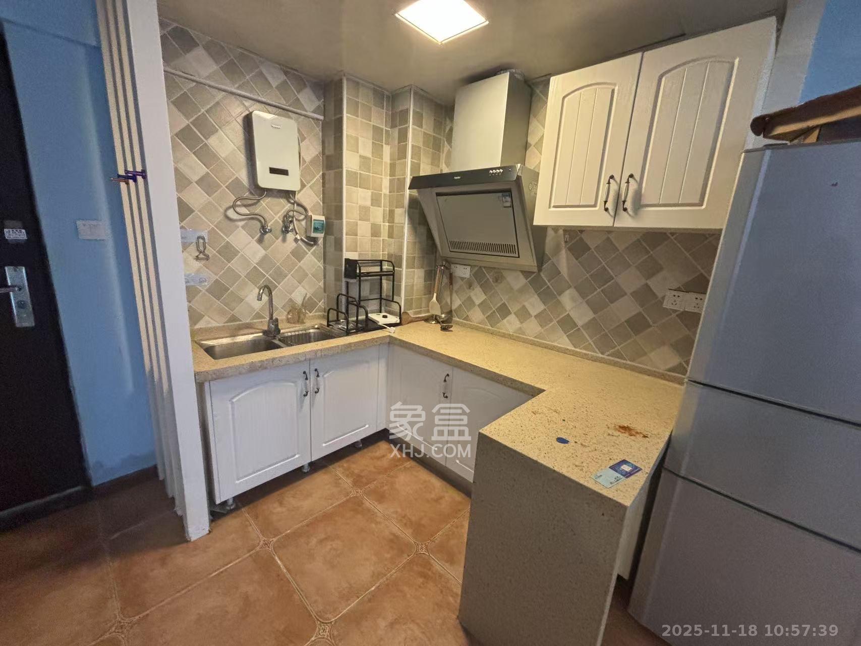 融科东南海  1室1厅1卫    2000.0元/月室内图