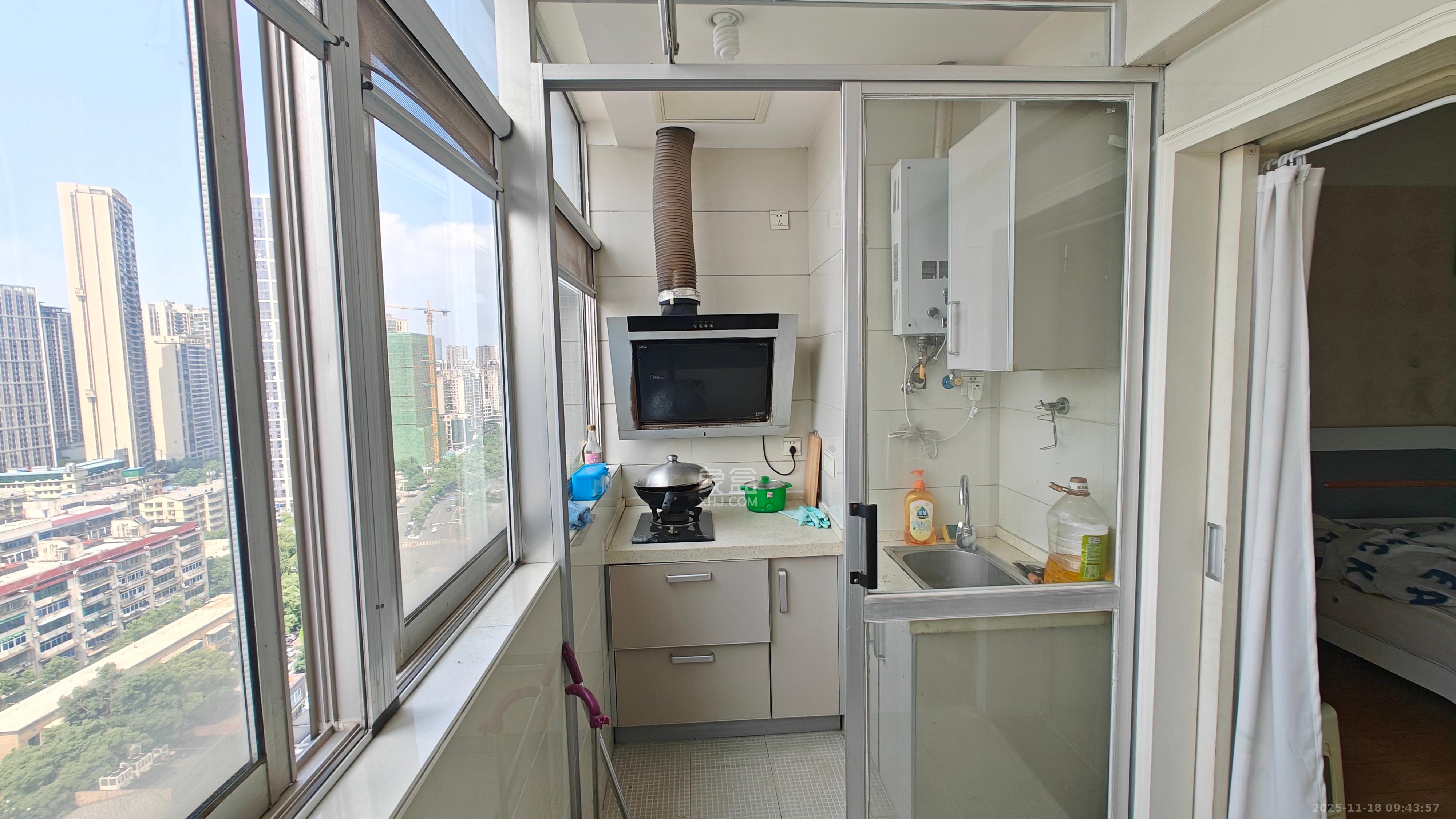 观湖公寓  1室1厅1卫    1500.0元/月室内图