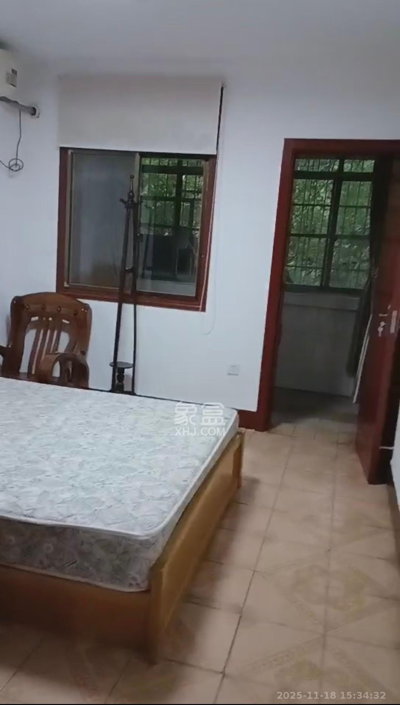 牛婆塘社区  2室1厅1卫    1600.0元/月室内图