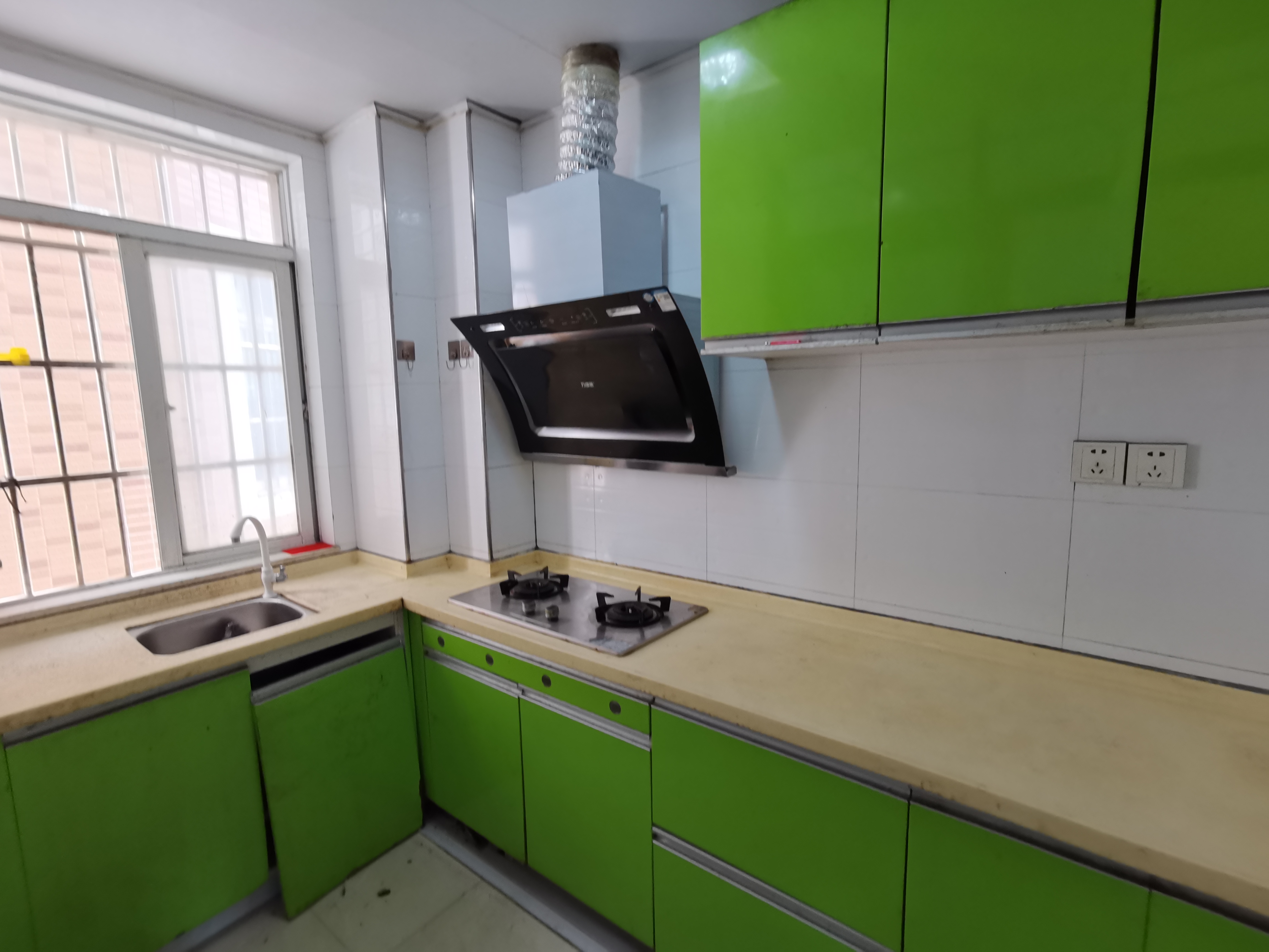 帝和华庭 1室2厅1卫 2000.0元/月 帝和华庭 1室2厅1卫 2000.0元/月室内图