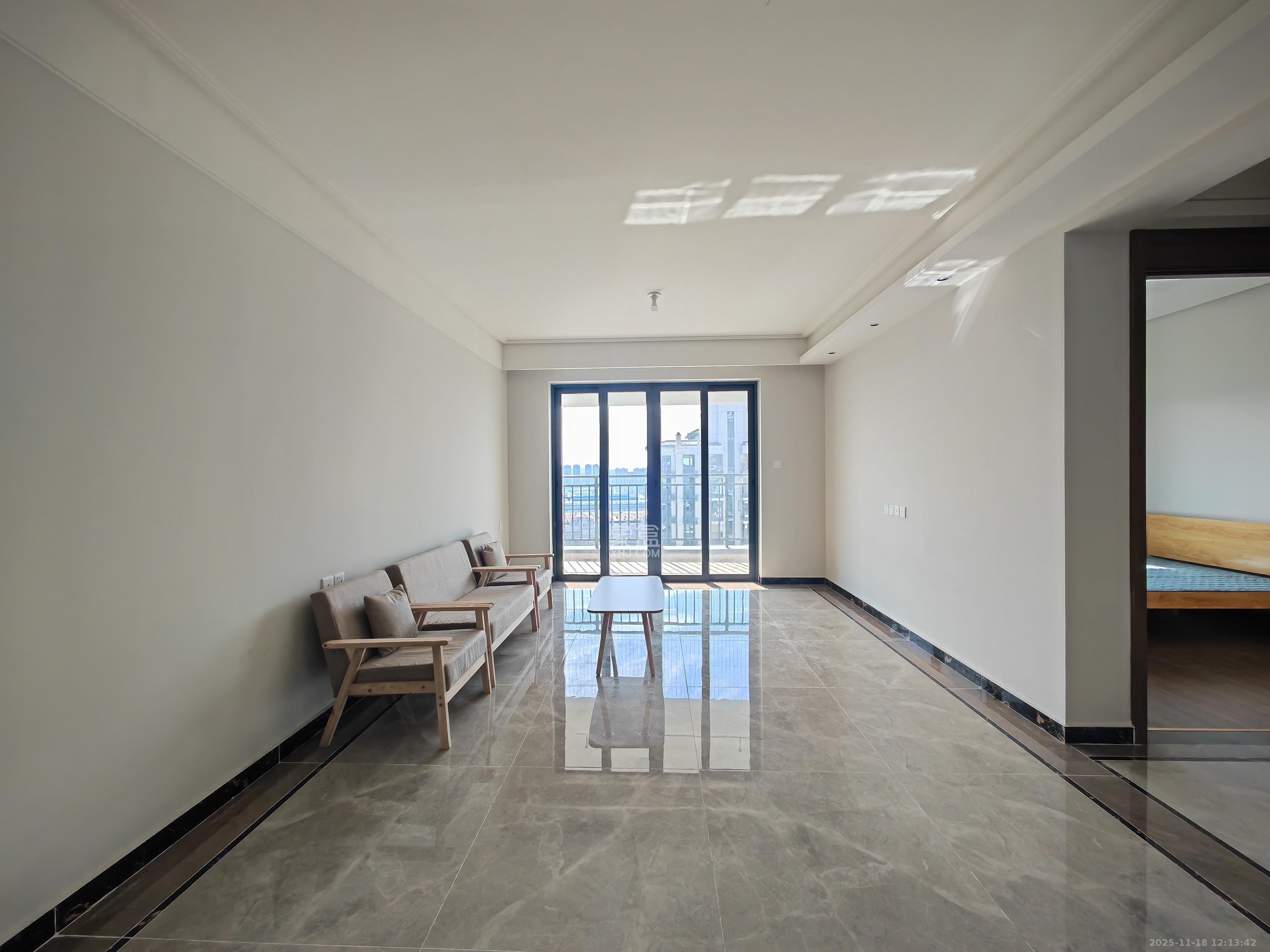 保利恒伟时光印象  4室2厅2卫    3000.0元/月