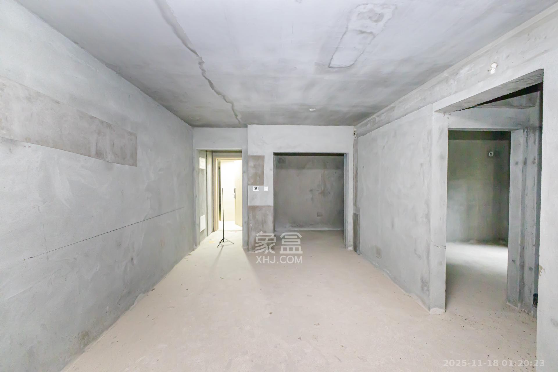 时代倾城三期 2室2厅1卫 57.0万 时代倾城三期 2室2厅1卫 57.0万客厅