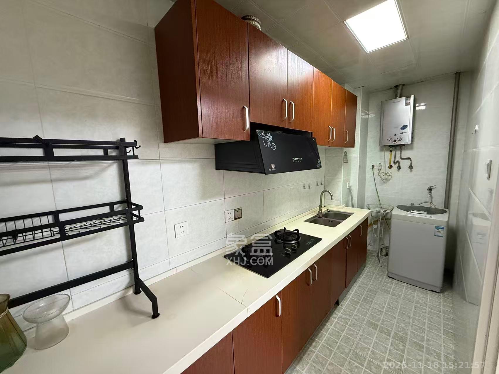 蓝湾国际广场  2室1厅1卫    2400.0元/月室内图