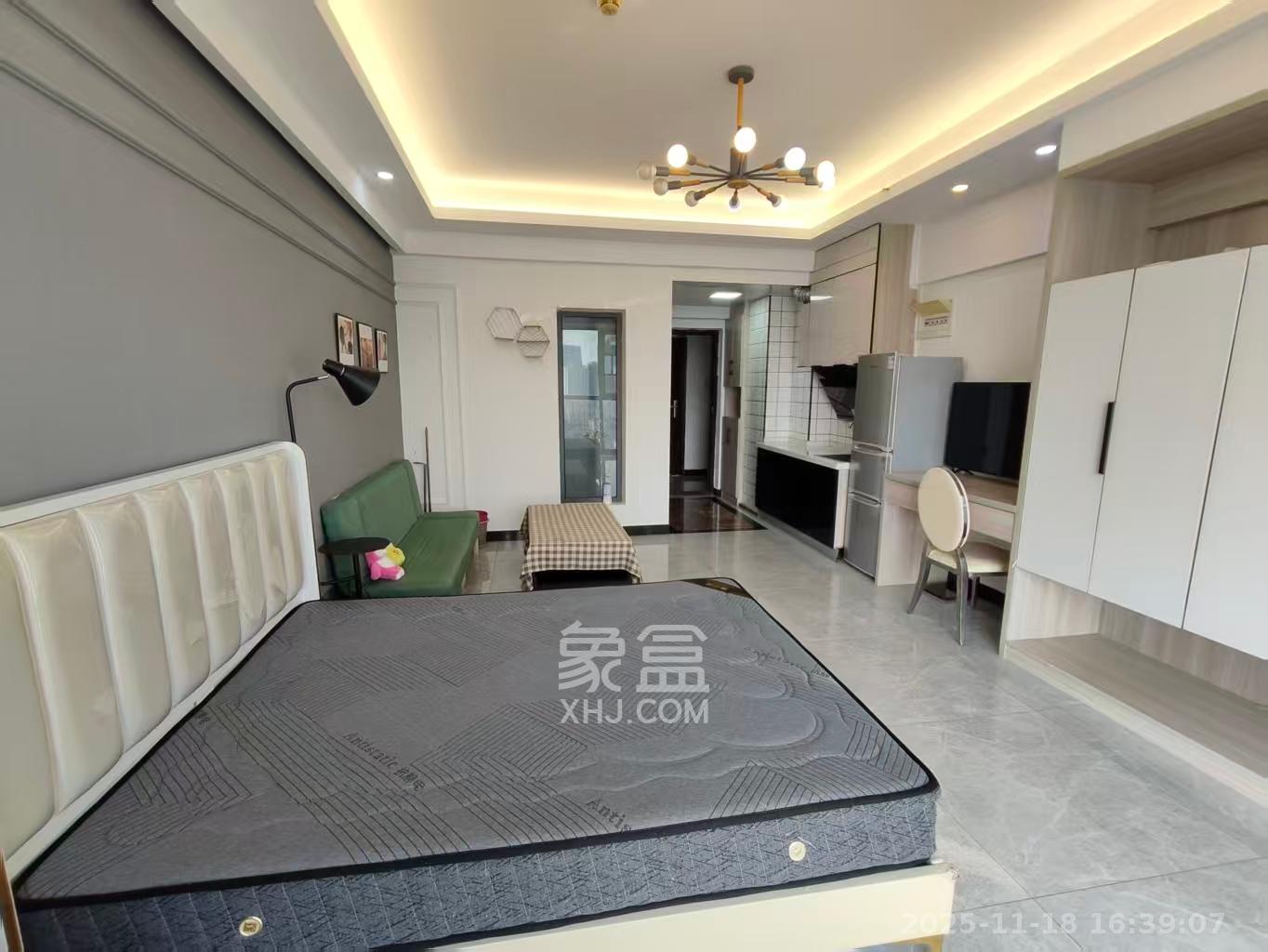 中交里城  1室1厅1卫    1700.0元/月室内图