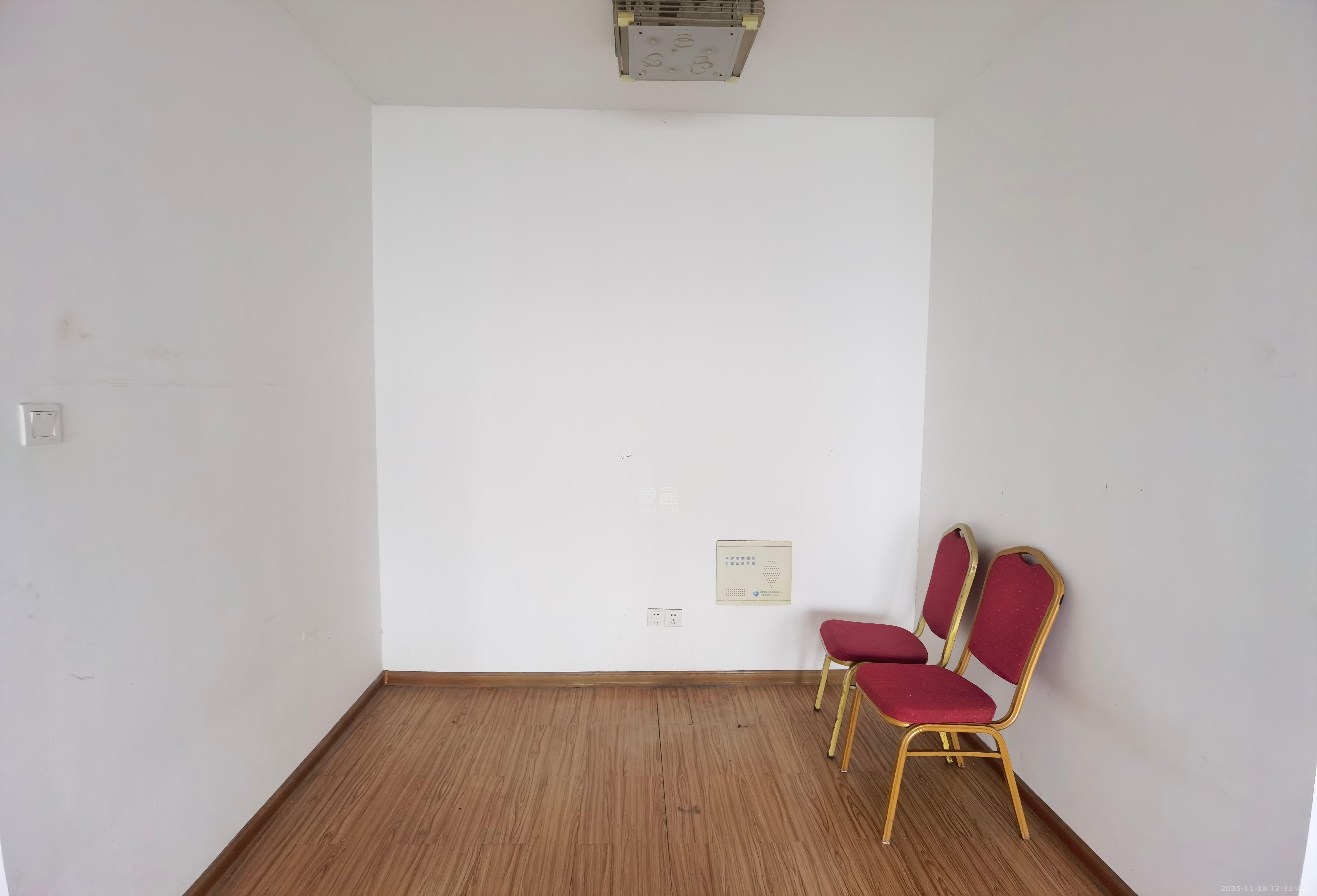 美的城三期 3室2厅2卫 1500.0元/月 美的城三期 3室2厅2卫 1500.0元/月室内图