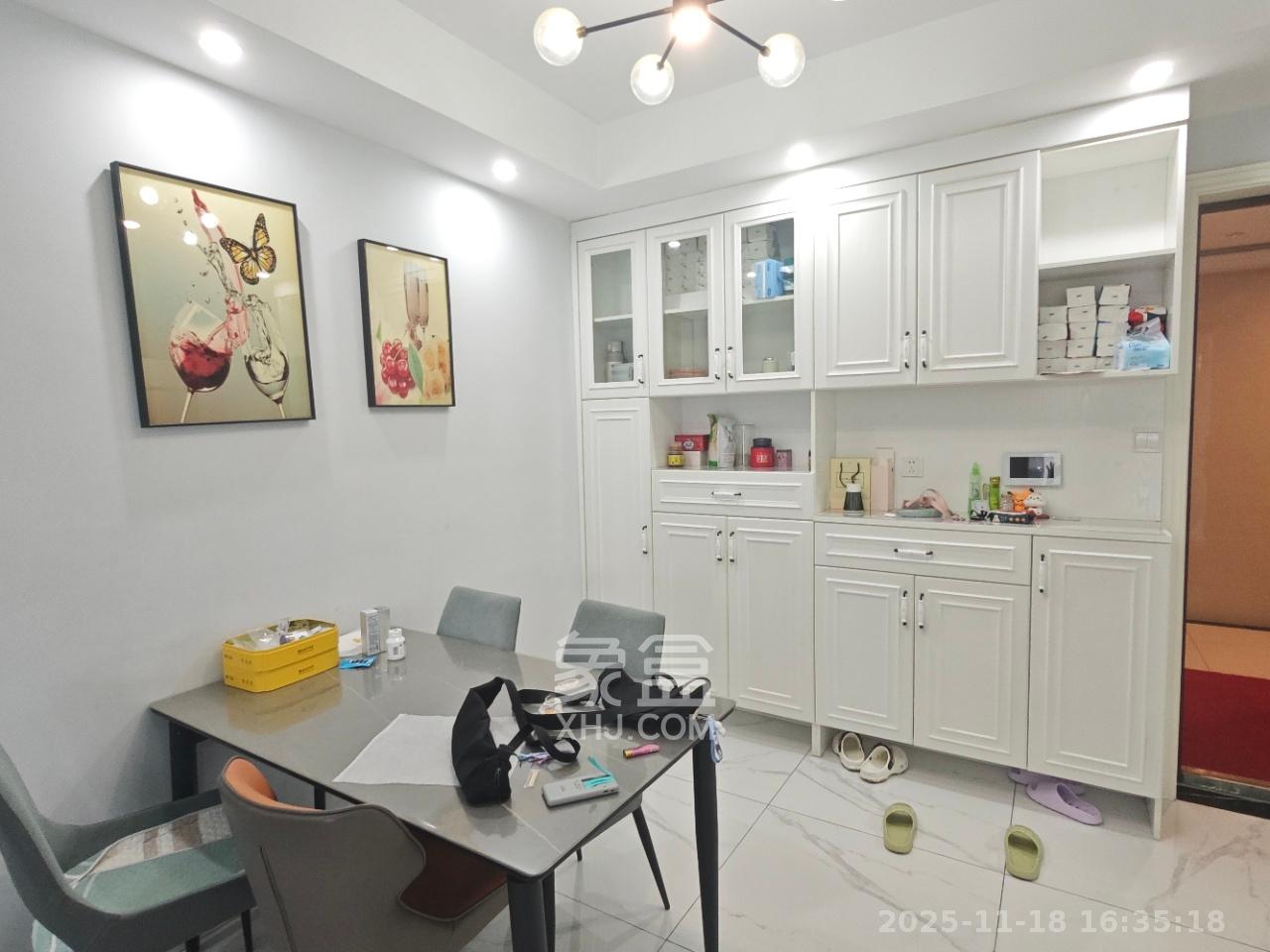 梅溪湖金茂湾  4室2厅2卫    3500.0元/月室内图