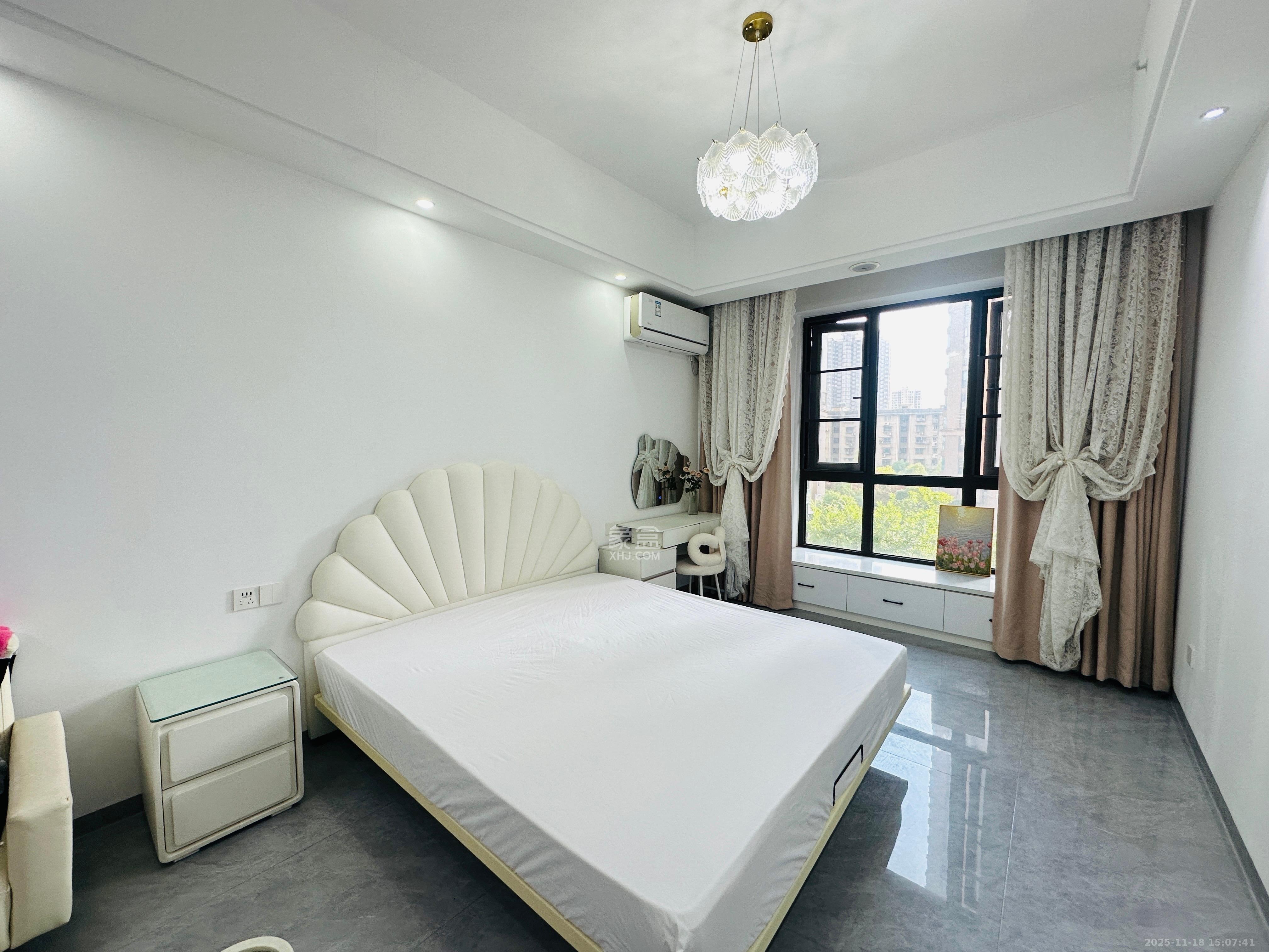 新力铂园（江山云著）  1室1厅1卫    2000.0元/月