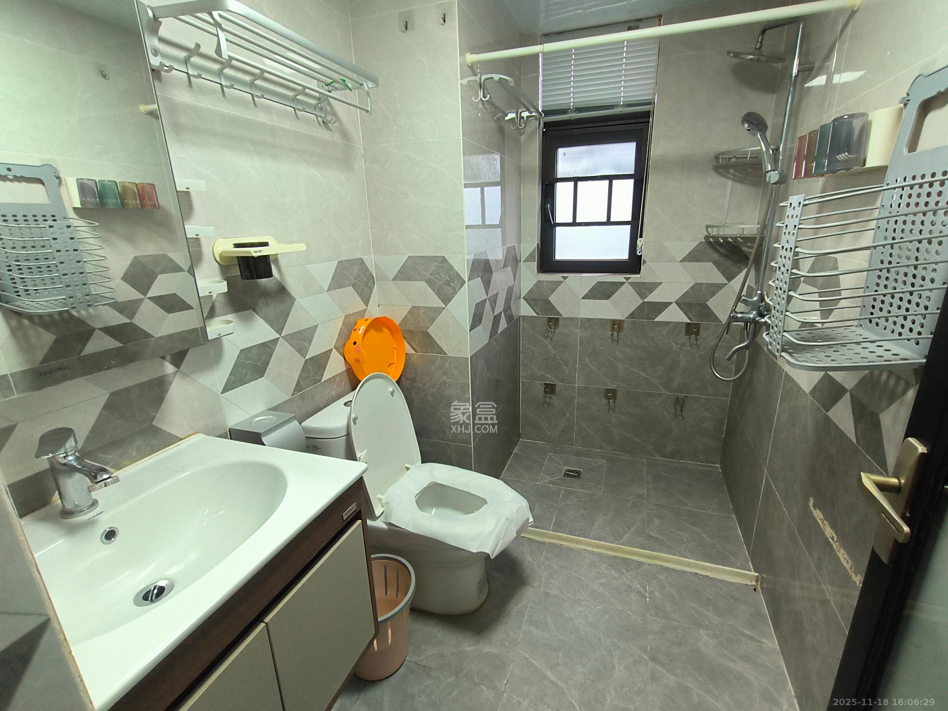 时代倾城三期  2室2厅1卫    1900.0元/月室内图