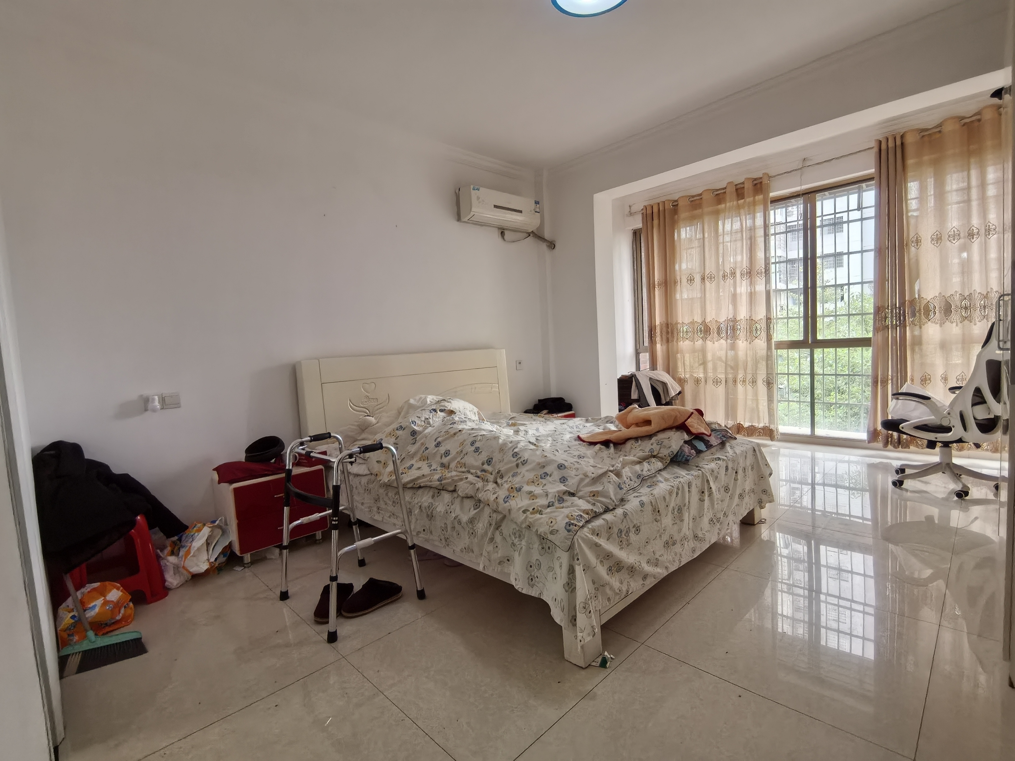 南珠苑 1室0厅0卫 39.8万 南珠苑 1室0厅0卫 39.8万客厅