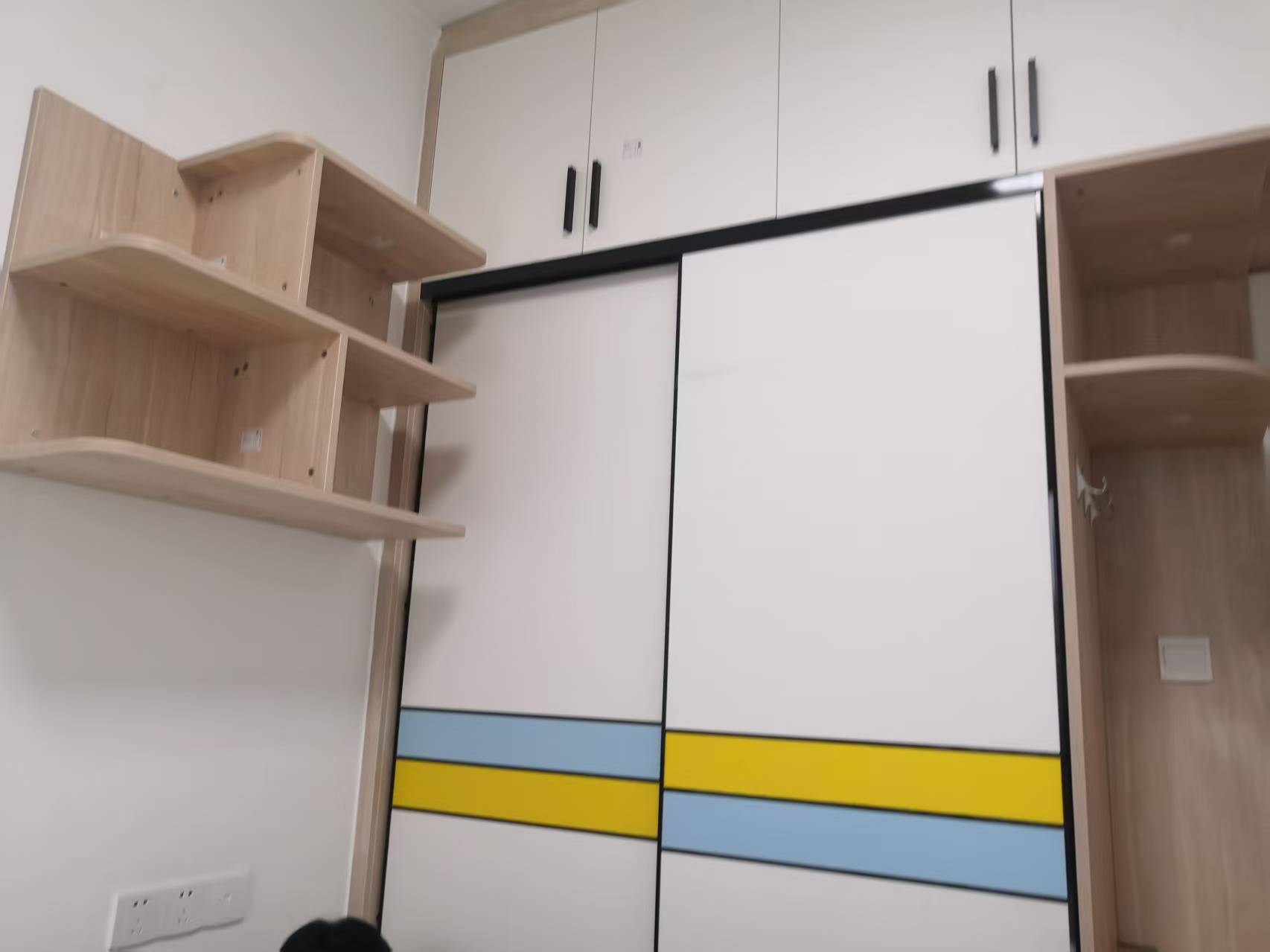 龙昆悦城 2室2厅1卫 2600.0元/月 龙昆悦城 2室2厅1卫 2600.0元/月室内图