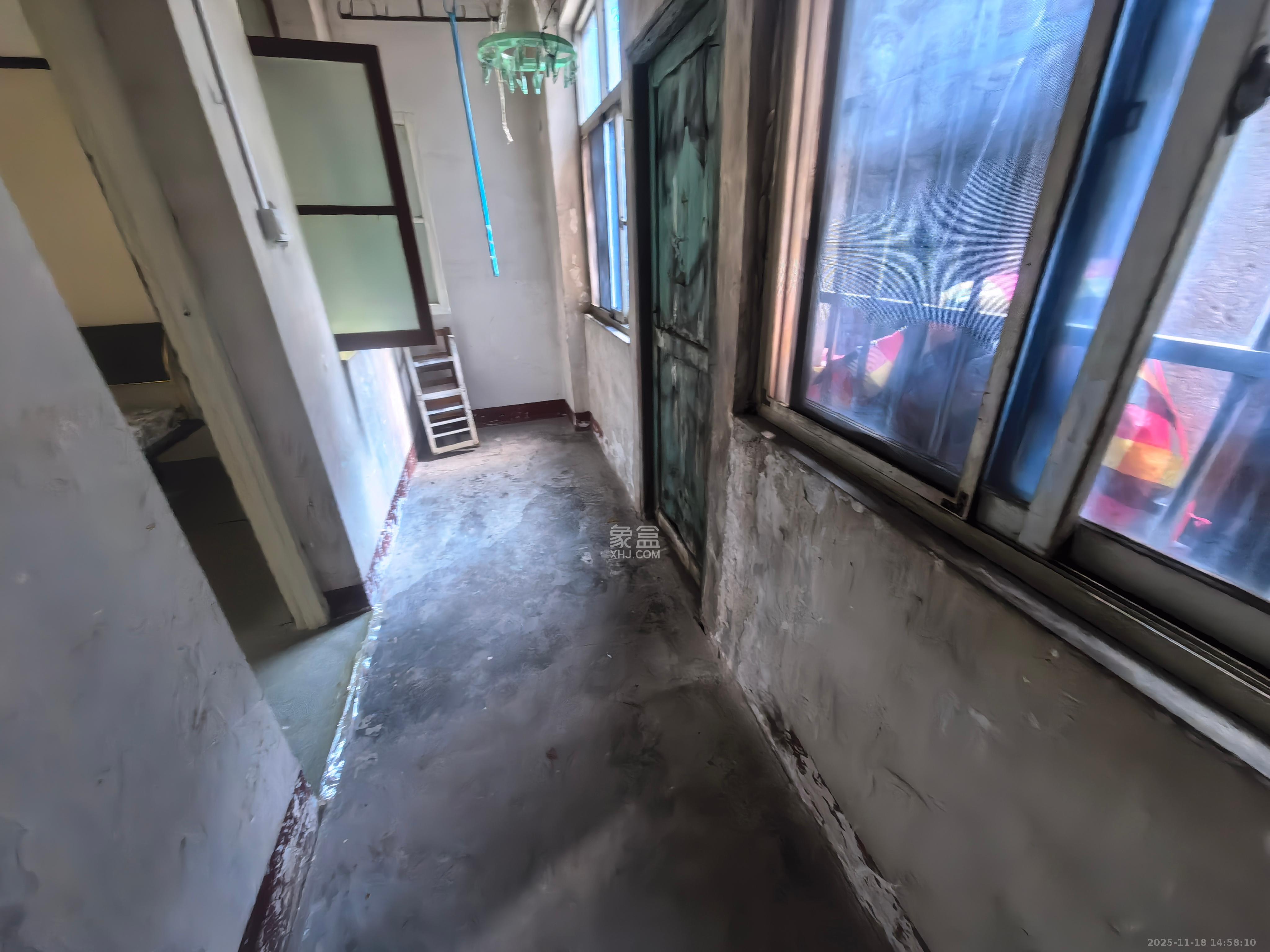 大众宿舍  2室1厅1卫    1600.0元/月室内图