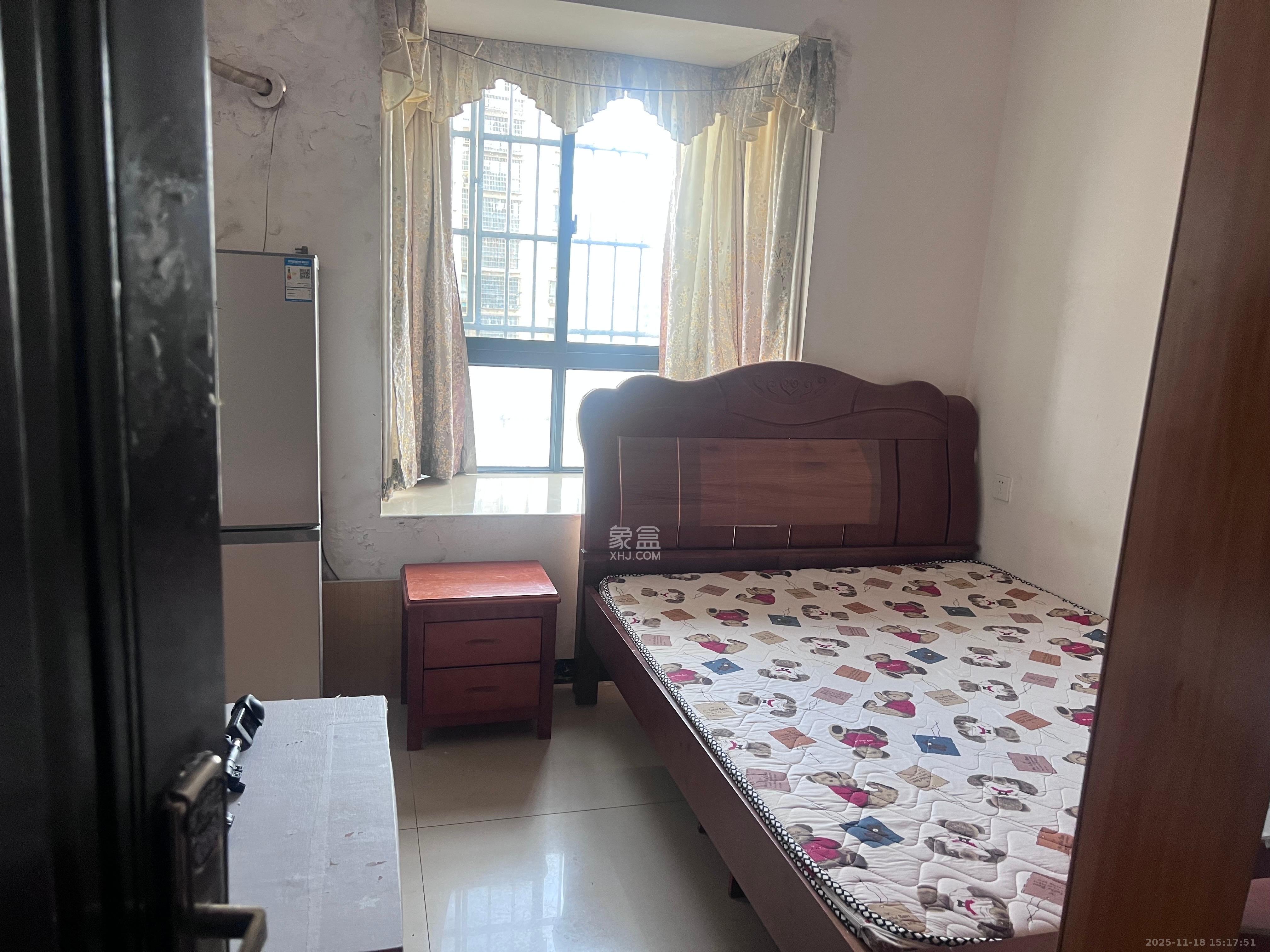 岳鞍阁小区  1室1厅1卫    1000.0元/月