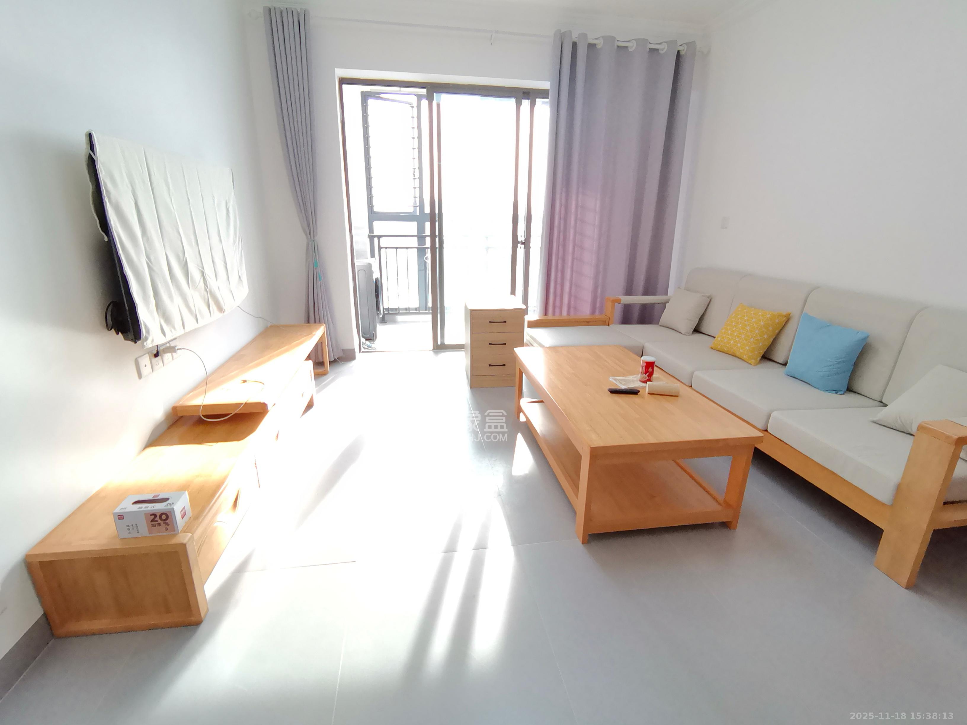 卓越蔚蓝海岸三期  2室2厅1卫    2400.0元/月室内图