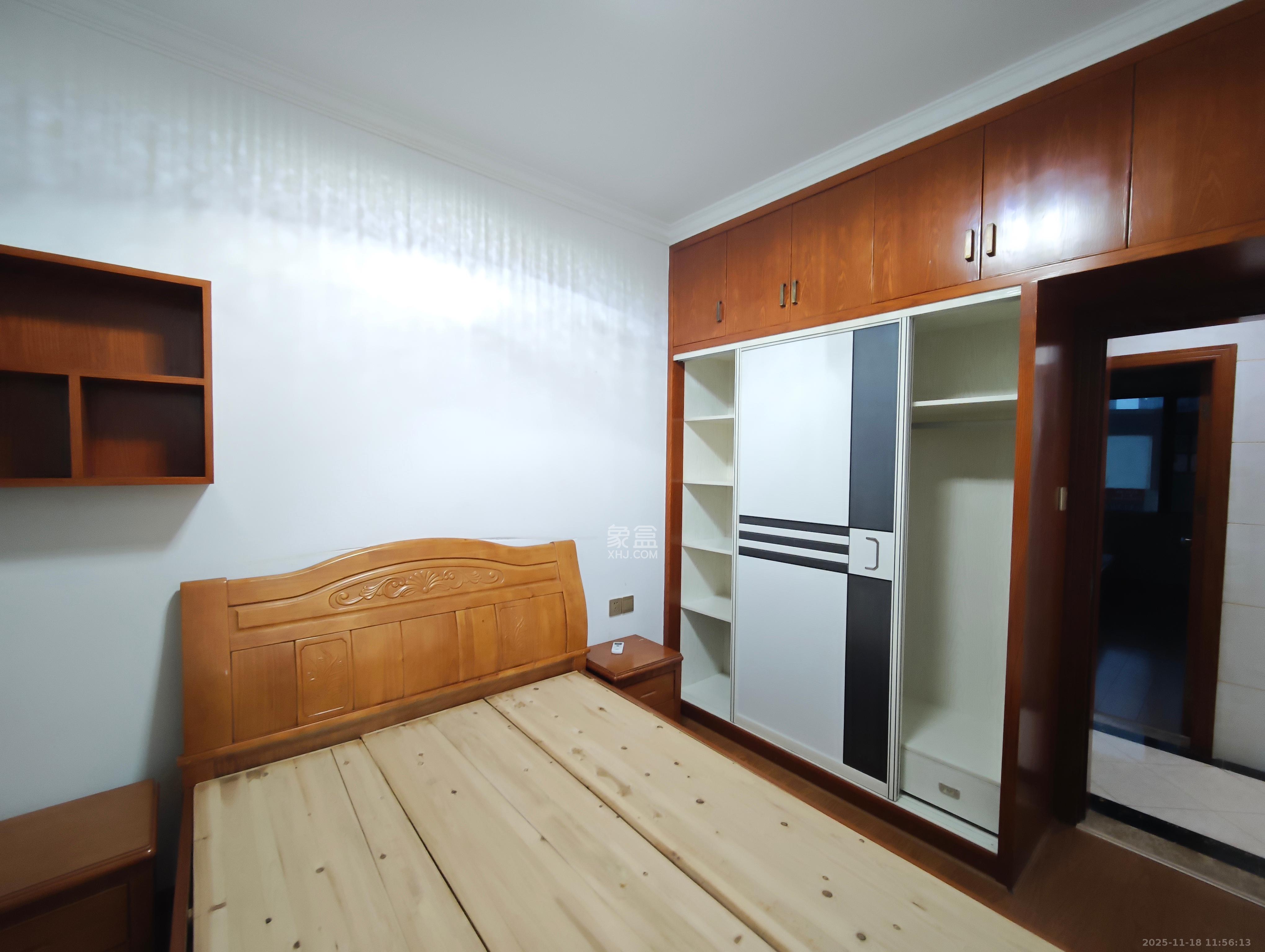 江河东澜湾  3室2厅1卫    3000.0元/月室内图