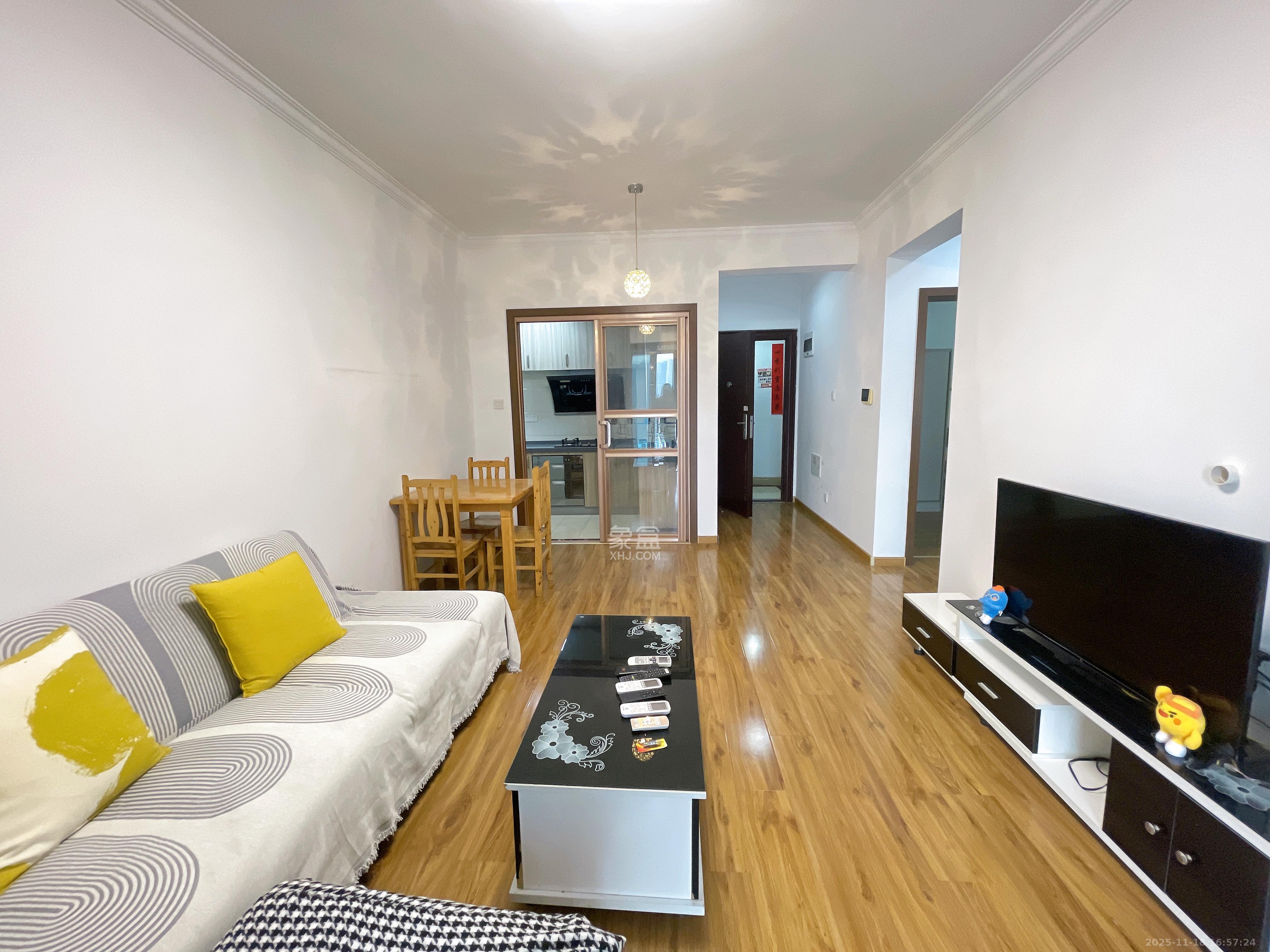 梅溪鑫苑名家 2室2厅1卫 2300.0元/月 梅溪鑫苑名家 2室2厅1卫 2300.0元/月室内图