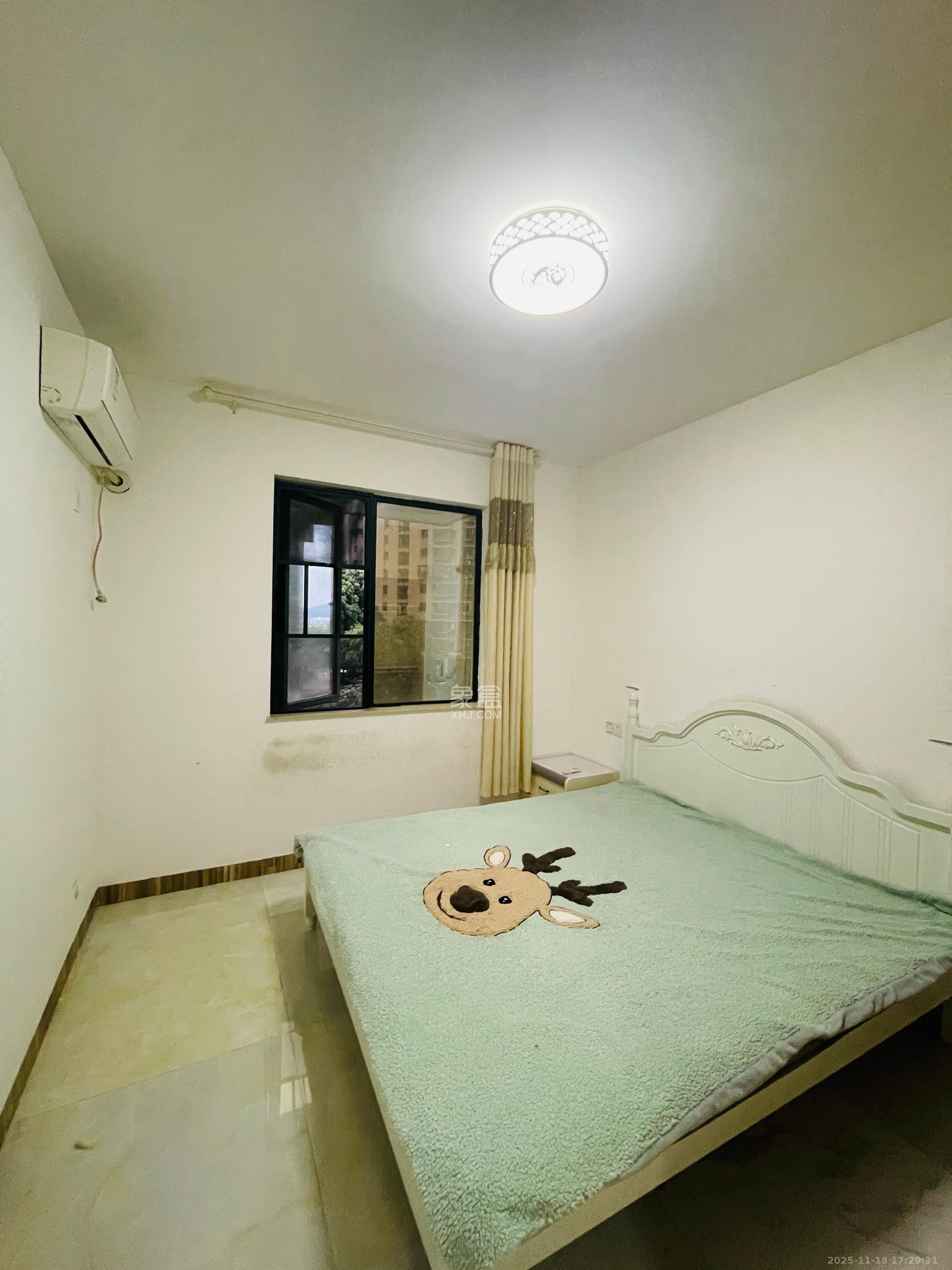 西韵佳苑 2室2厅1卫 2400.0元/月 西韵佳苑 2室2厅1卫 2400.0元/月室内图