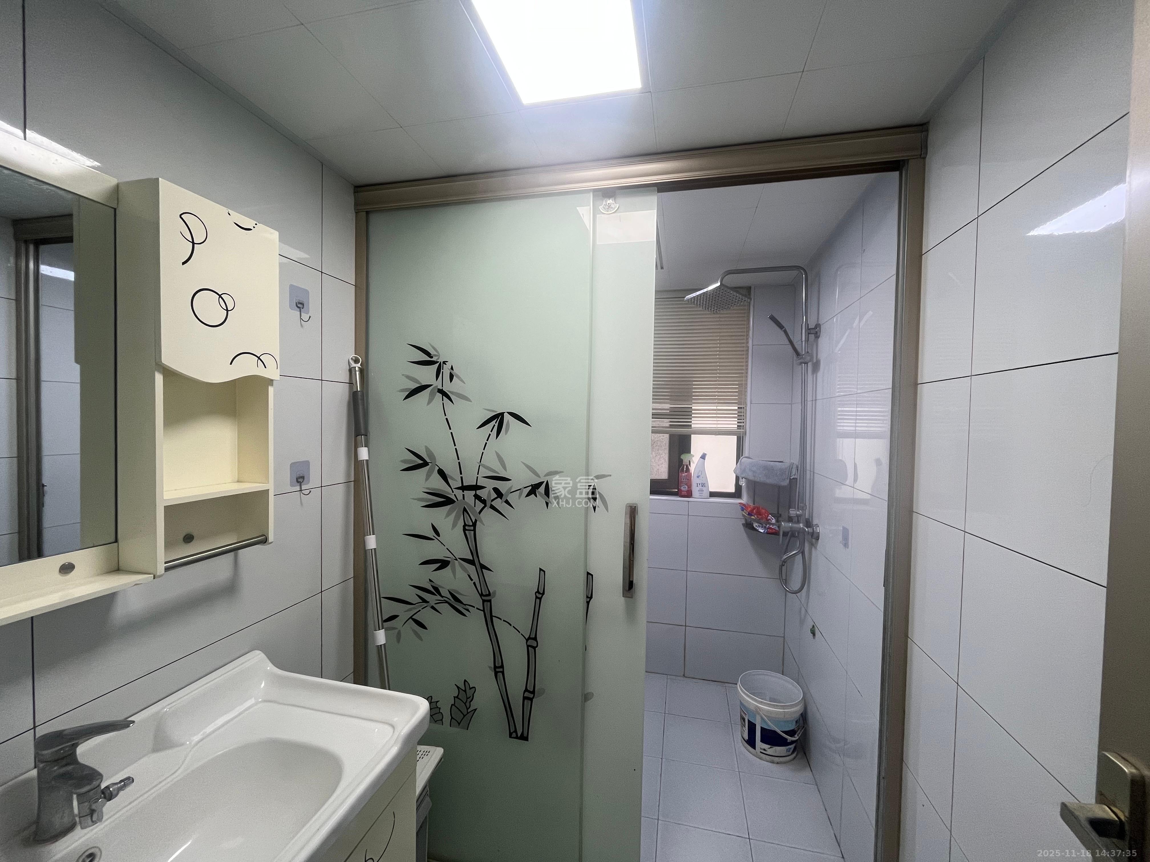 三润城（三润星城）  3室2厅2卫    1700.0元/月室内图