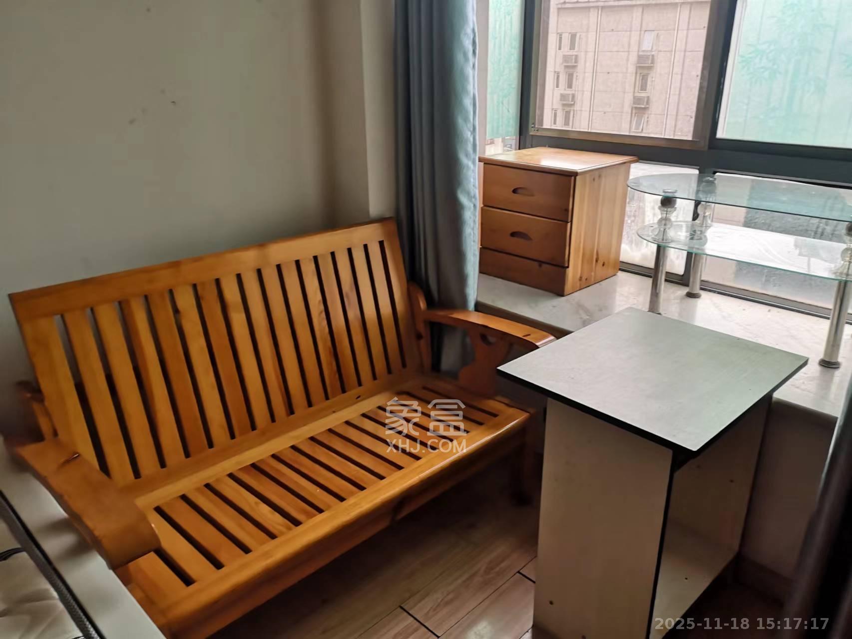 欧园  1室1厅1卫    1300.0元/月室内图