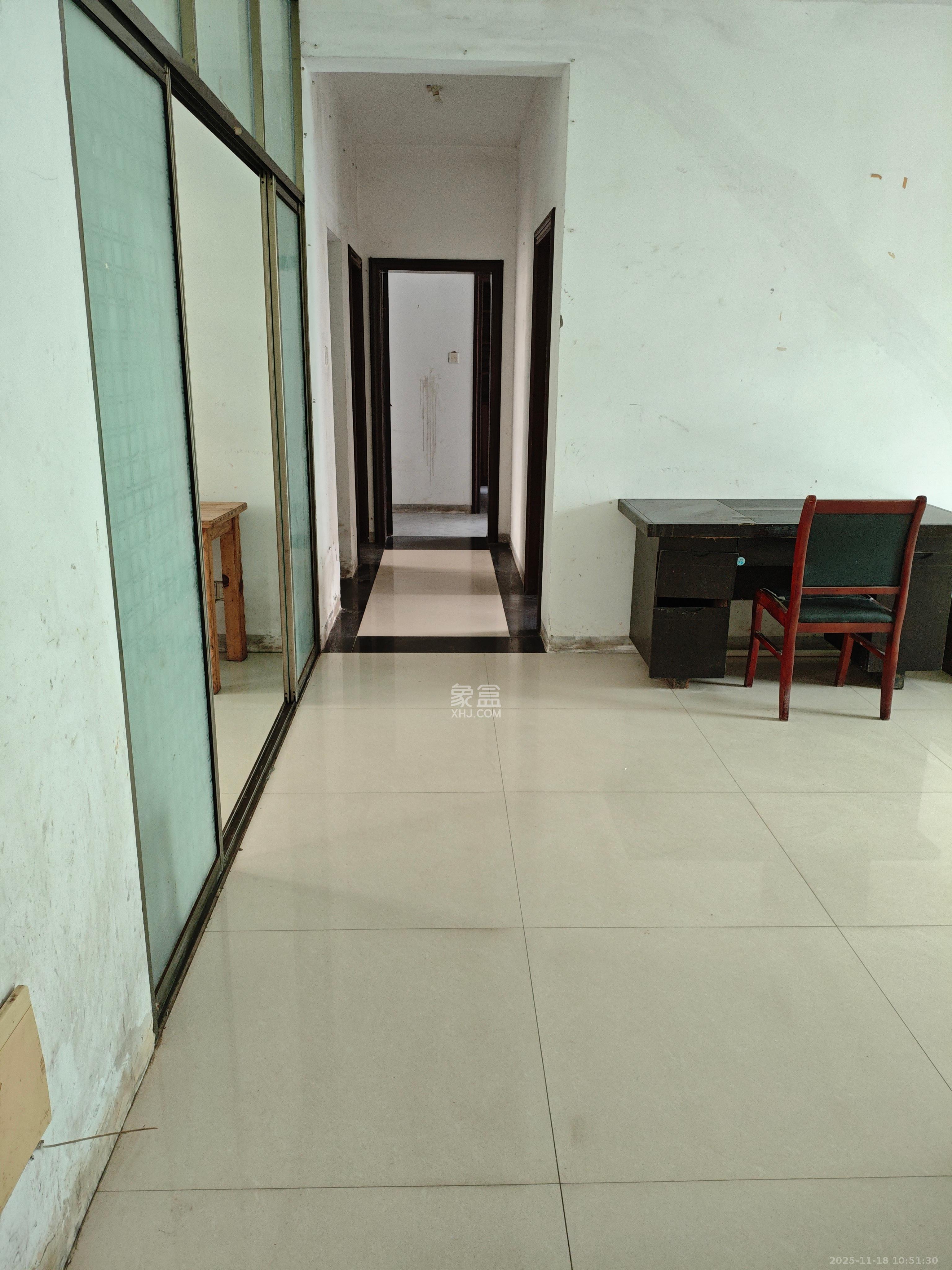 枫华府第  3室2厅2卫    1200.0元/月室内图