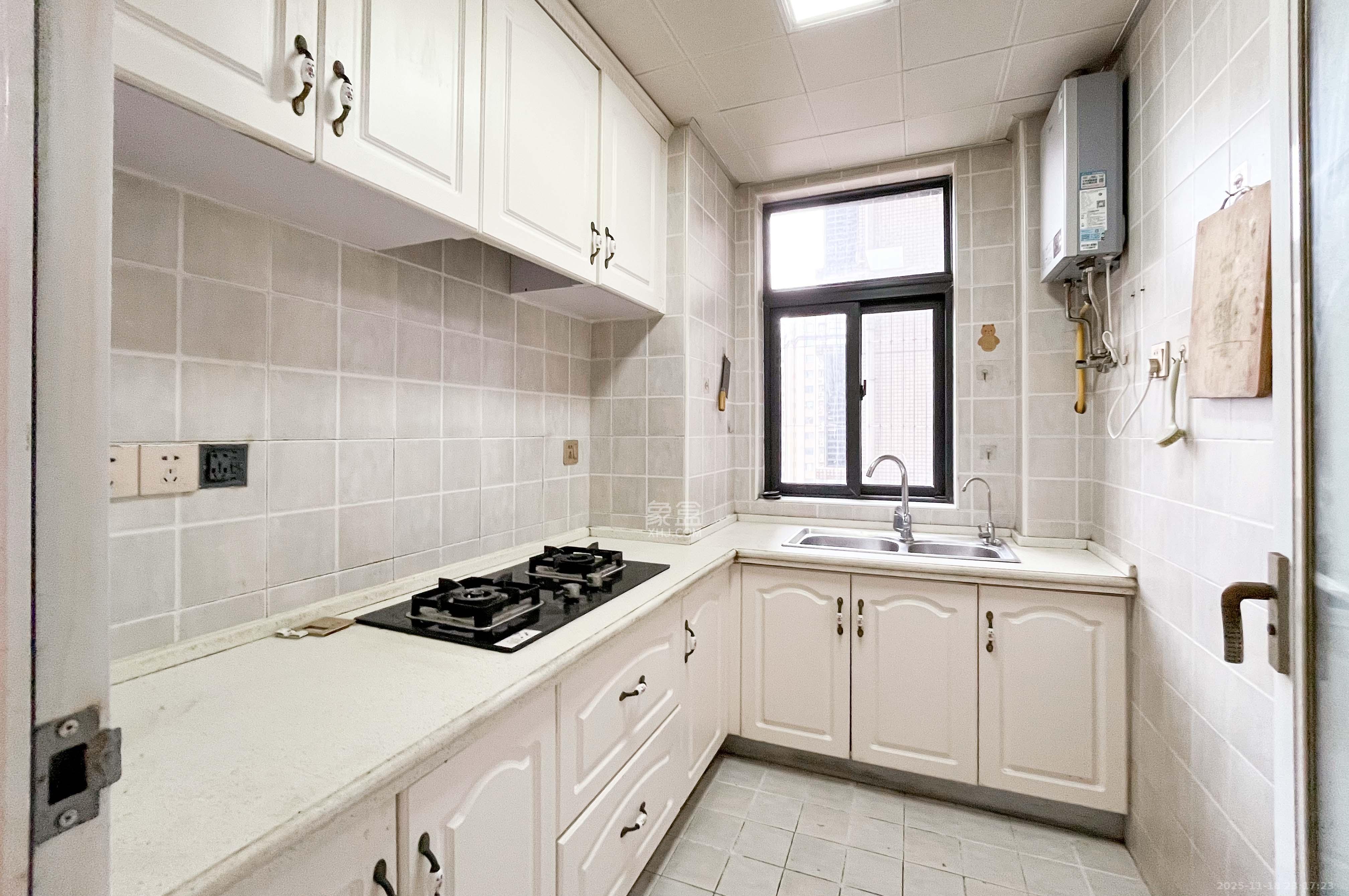 高鑫麓城 3室2厅1卫 78.0万 高鑫麓城 3室2厅1卫 78.0万厨房