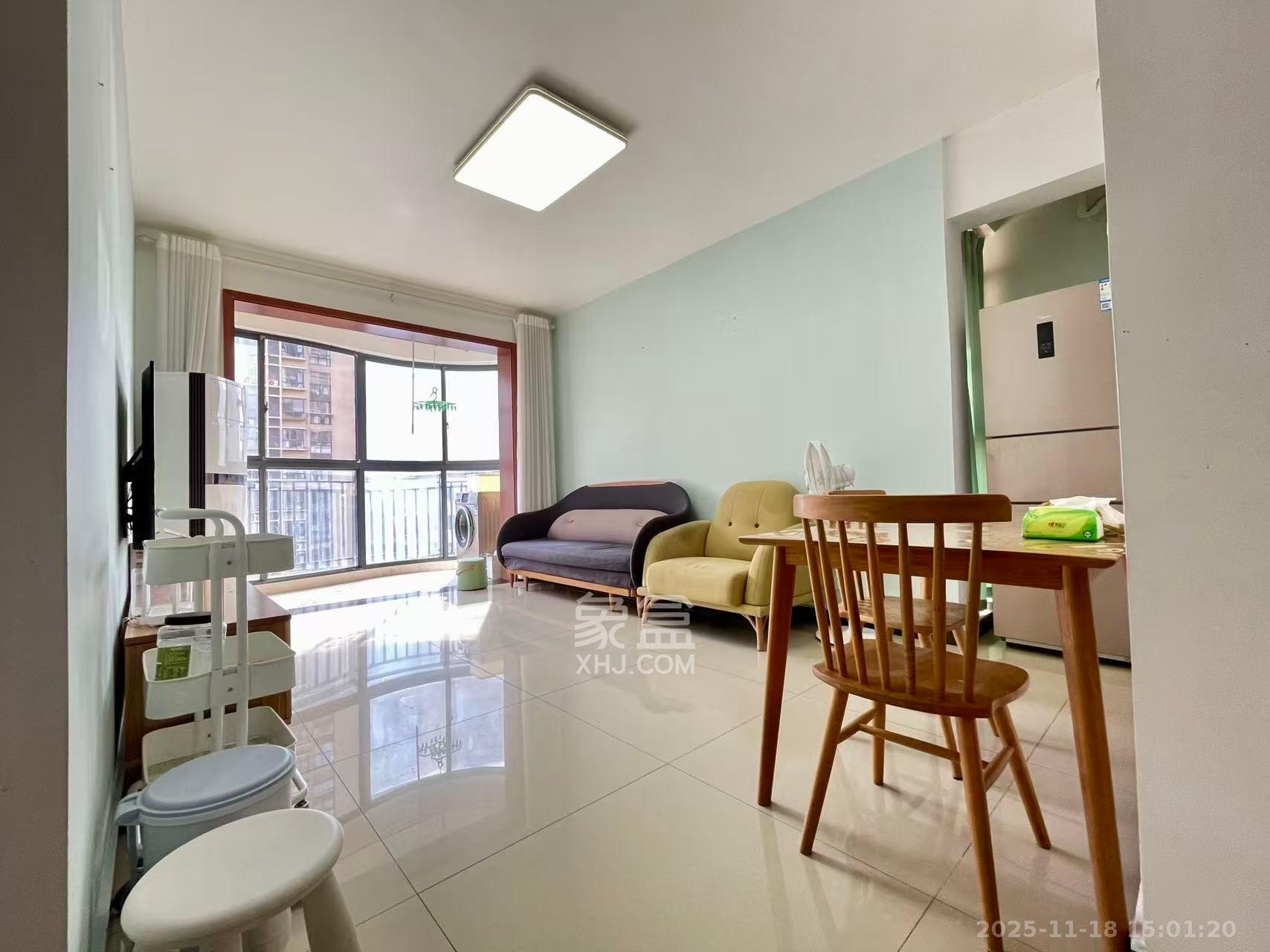 泊爱蓝湾  1室0厅0卫    2500.0元/月