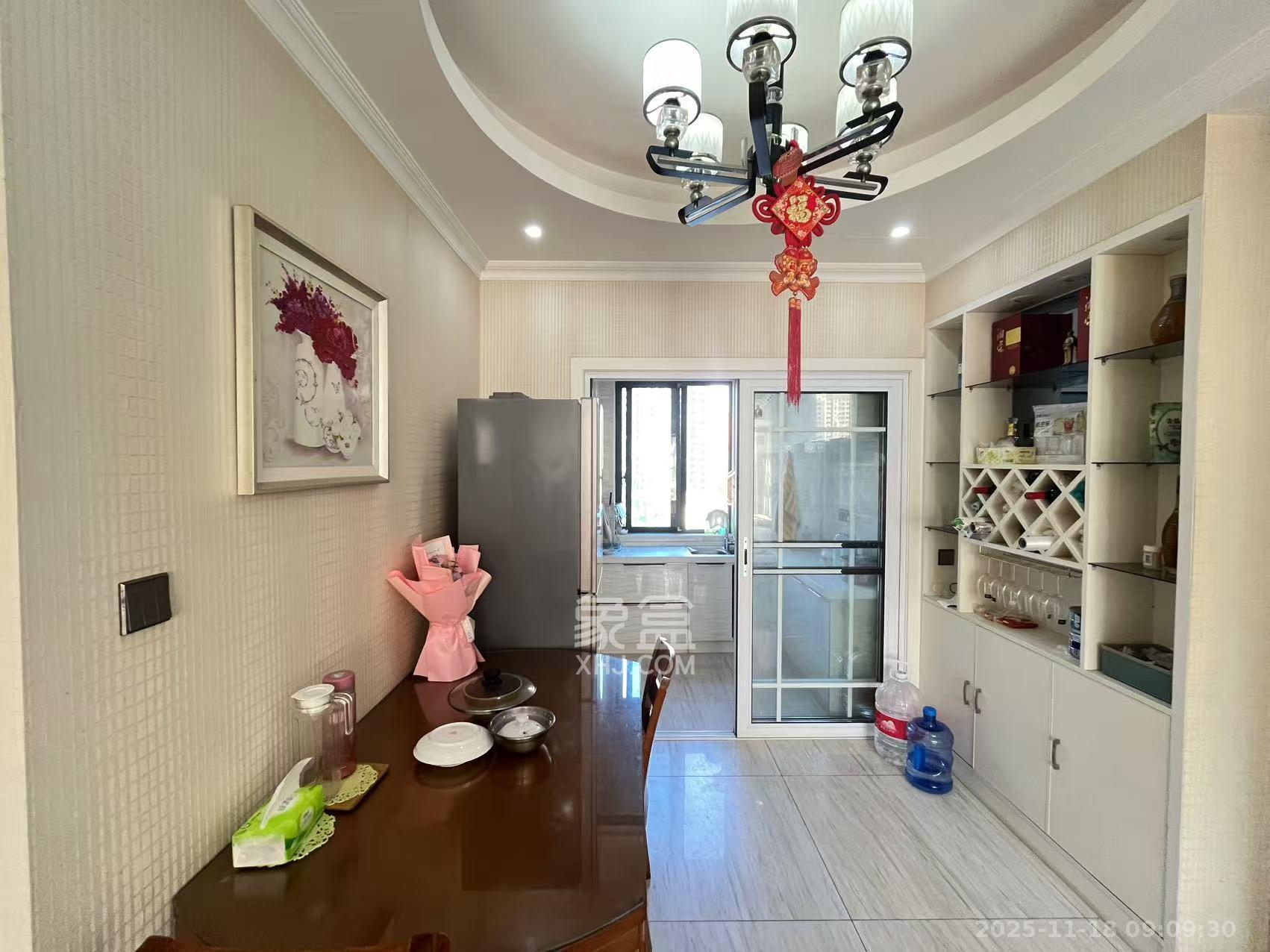 紫御江山  3室2厅1卫    2400.0元/月室内图