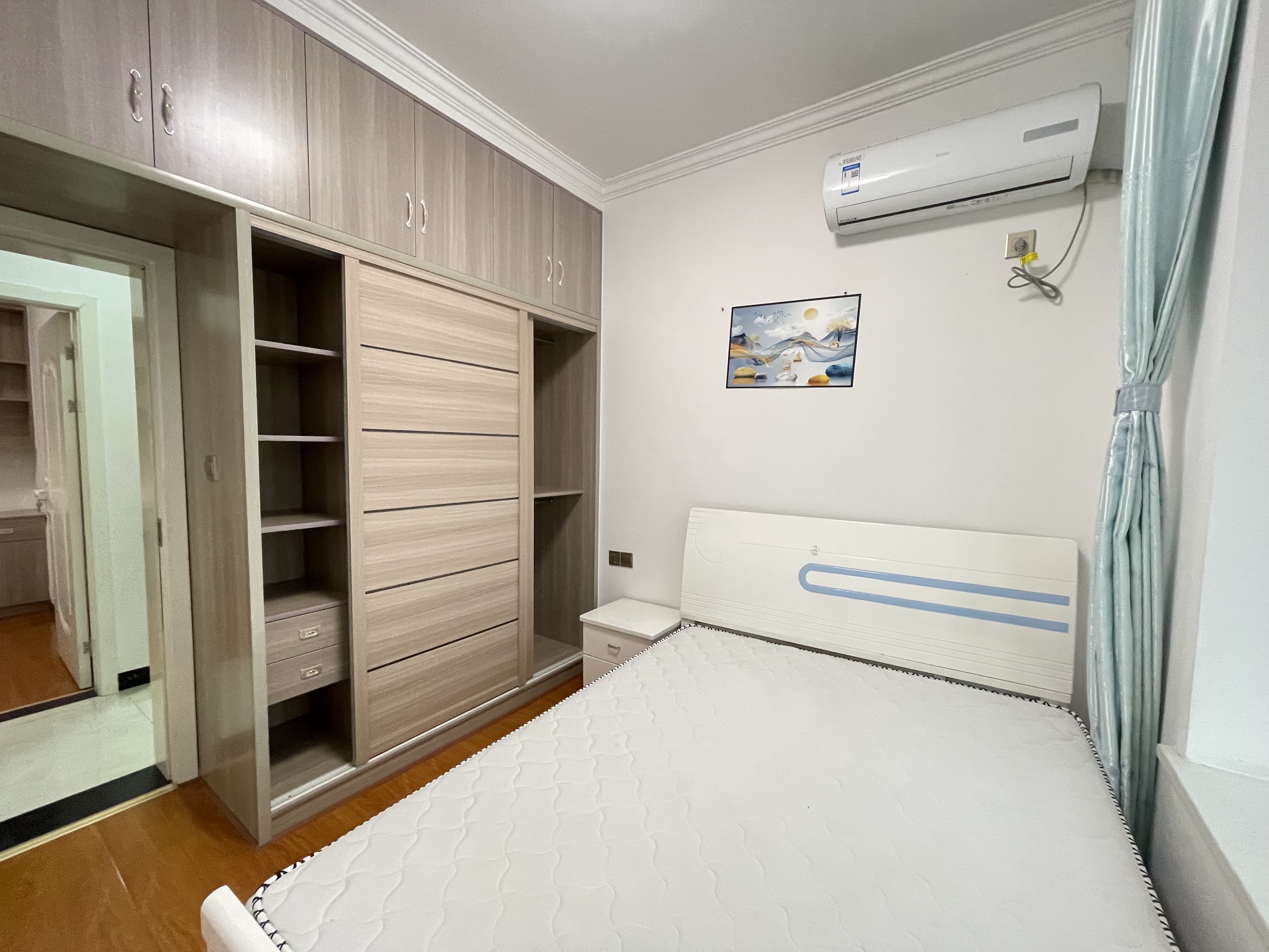 金域滨江  3室2厅1卫    1800.0元/月室内图