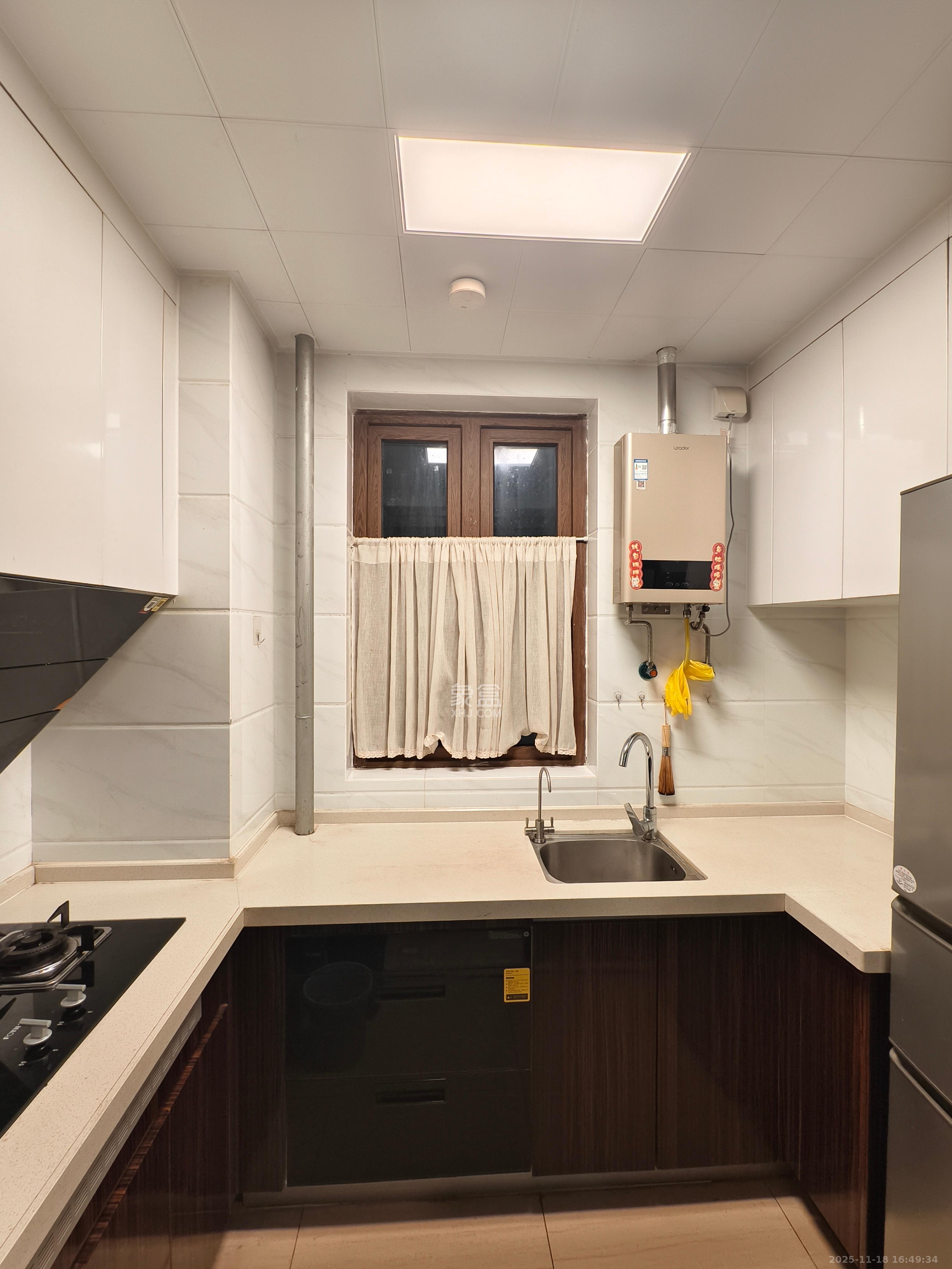 碧桂园翘楚棠  3室2厅2卫    2200.0元/月室内图