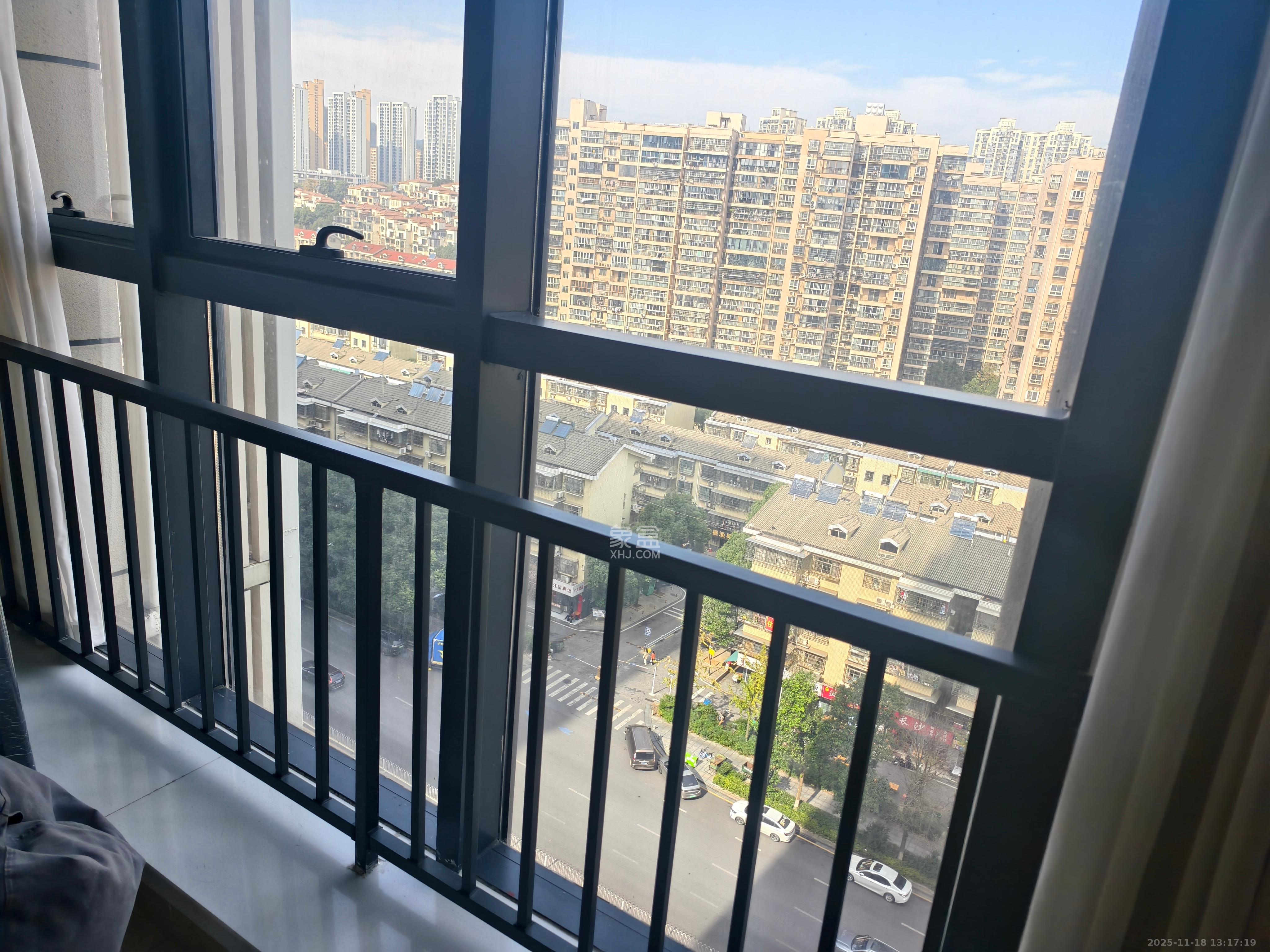 荣泰广场  1室1厅1卫    1200.0元/月室内图