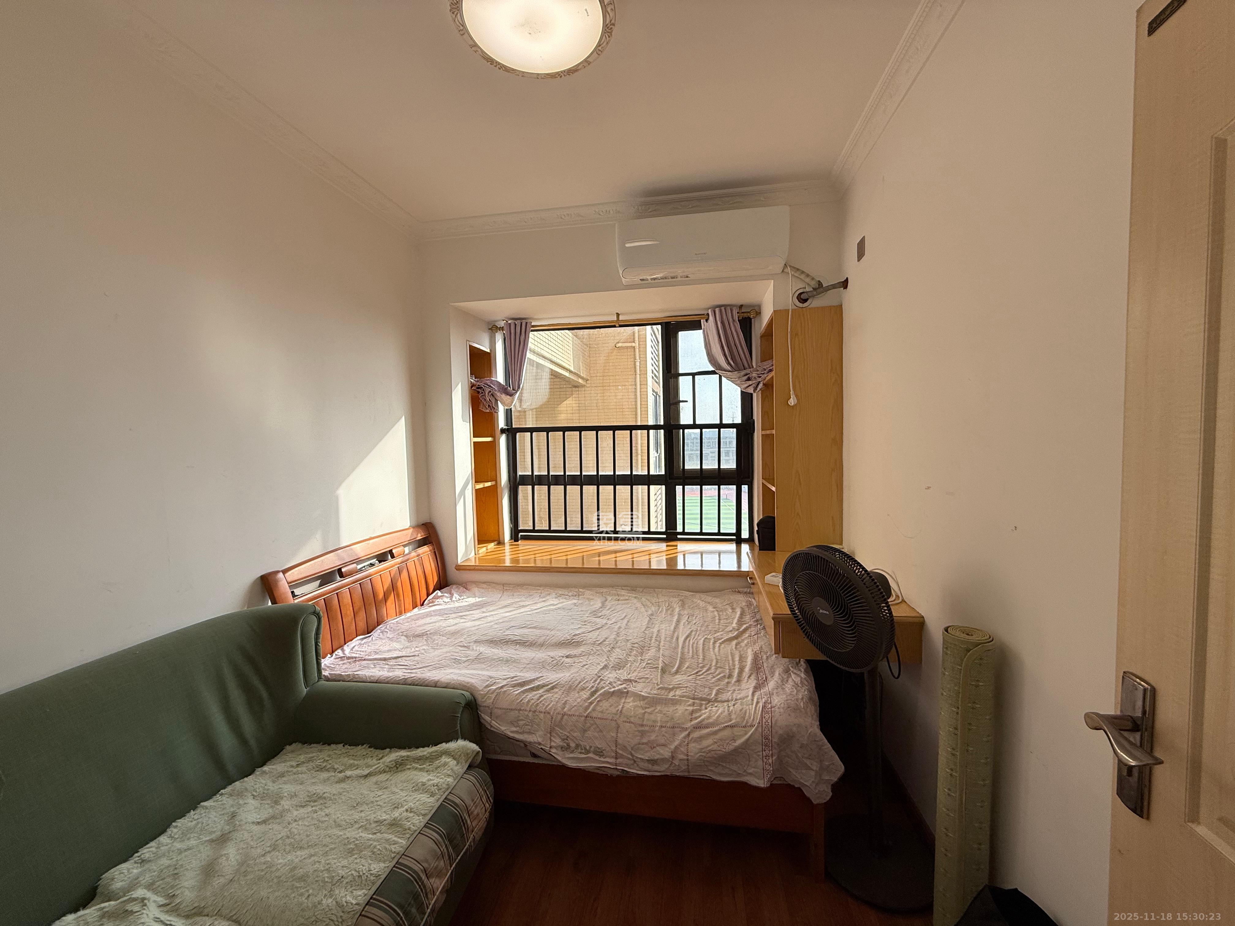 中建芙蓉嘉苑  3室2厅2卫    2400.0元/月室内图