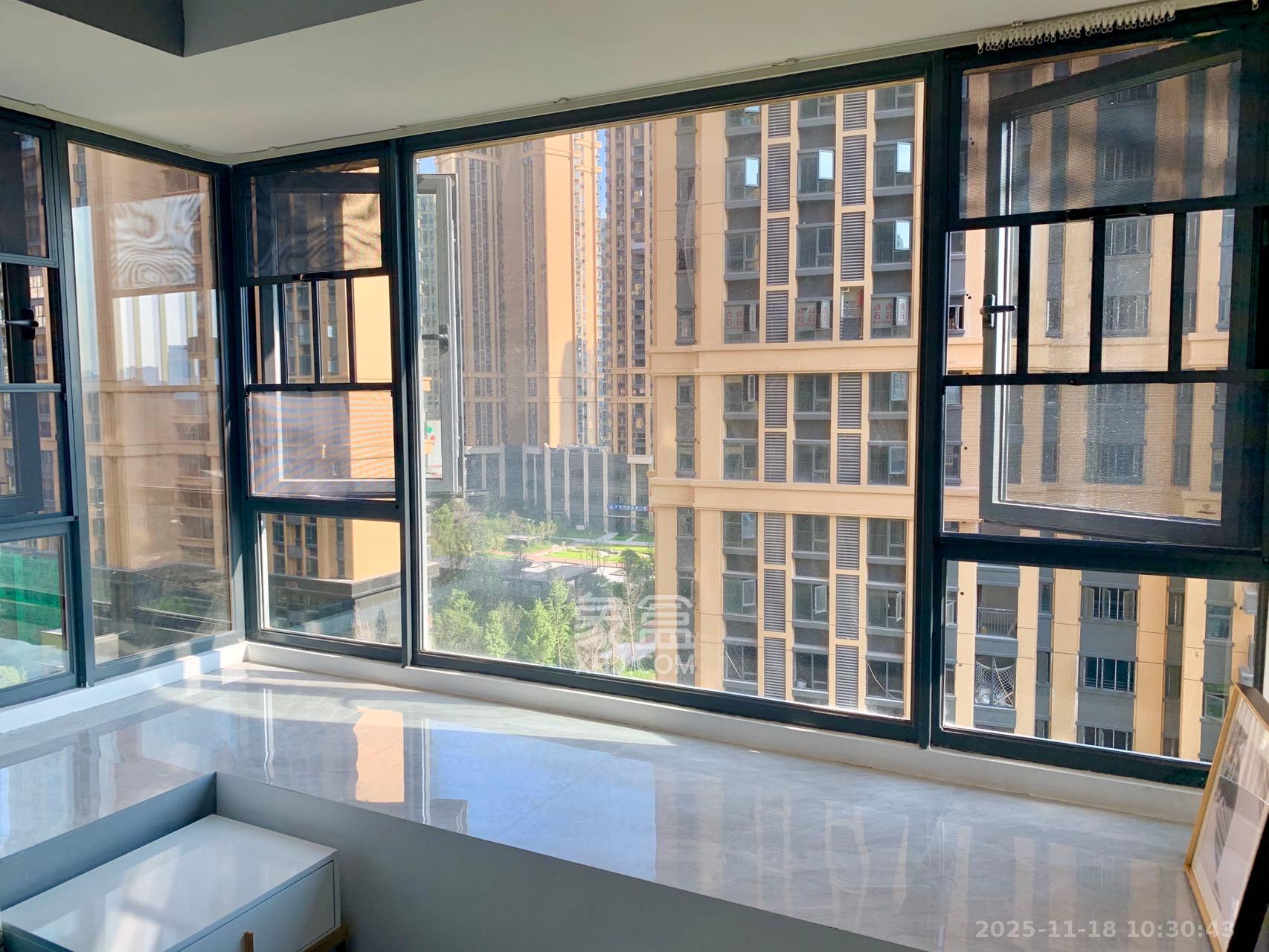 天健城  3室2厅1卫    5000.0元/月室内图