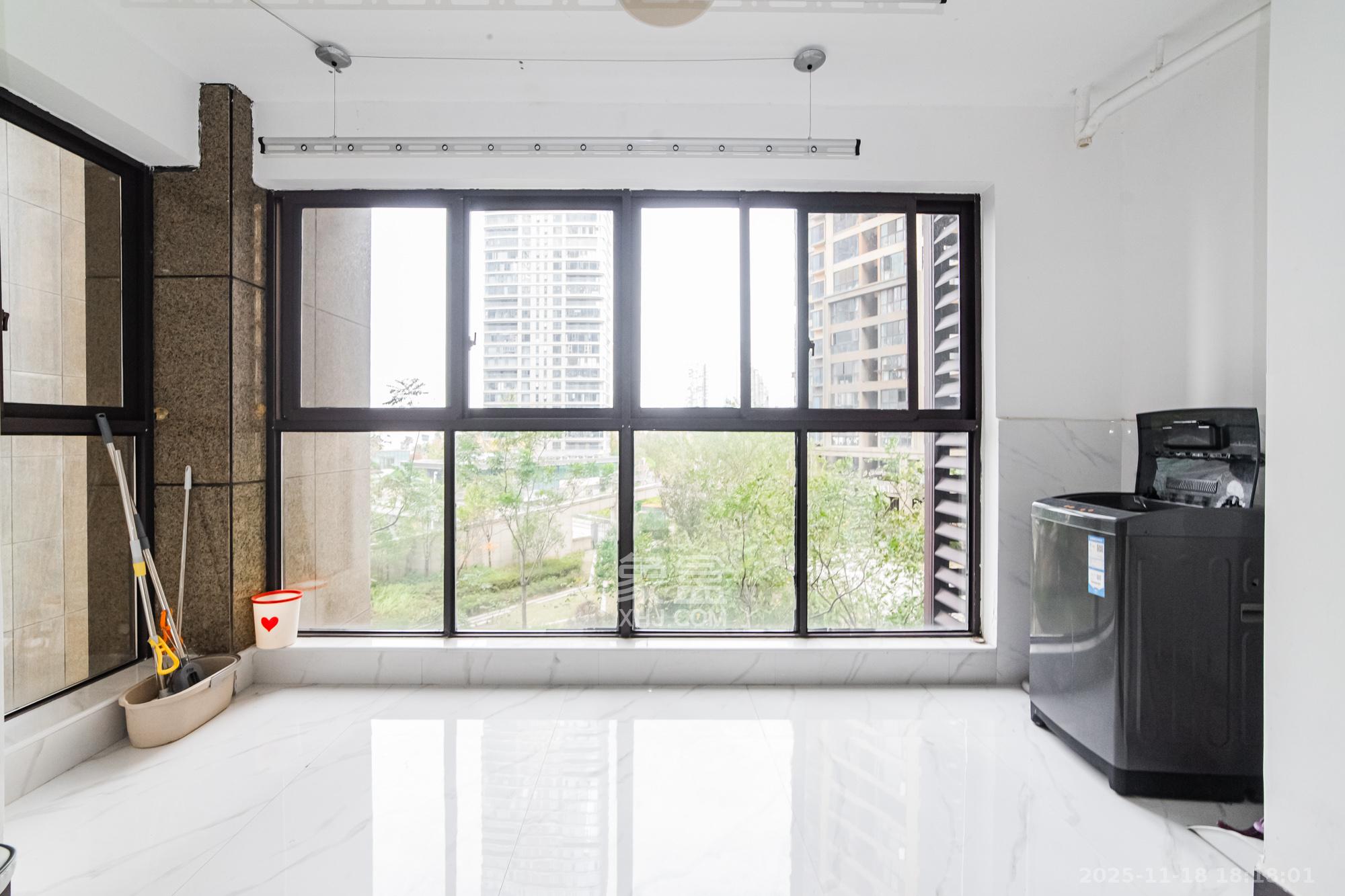 北辰三角洲C2区 3室2厅2卫 170.0万 北辰三角洲C2区 3室2厅2卫 170.0万阳台