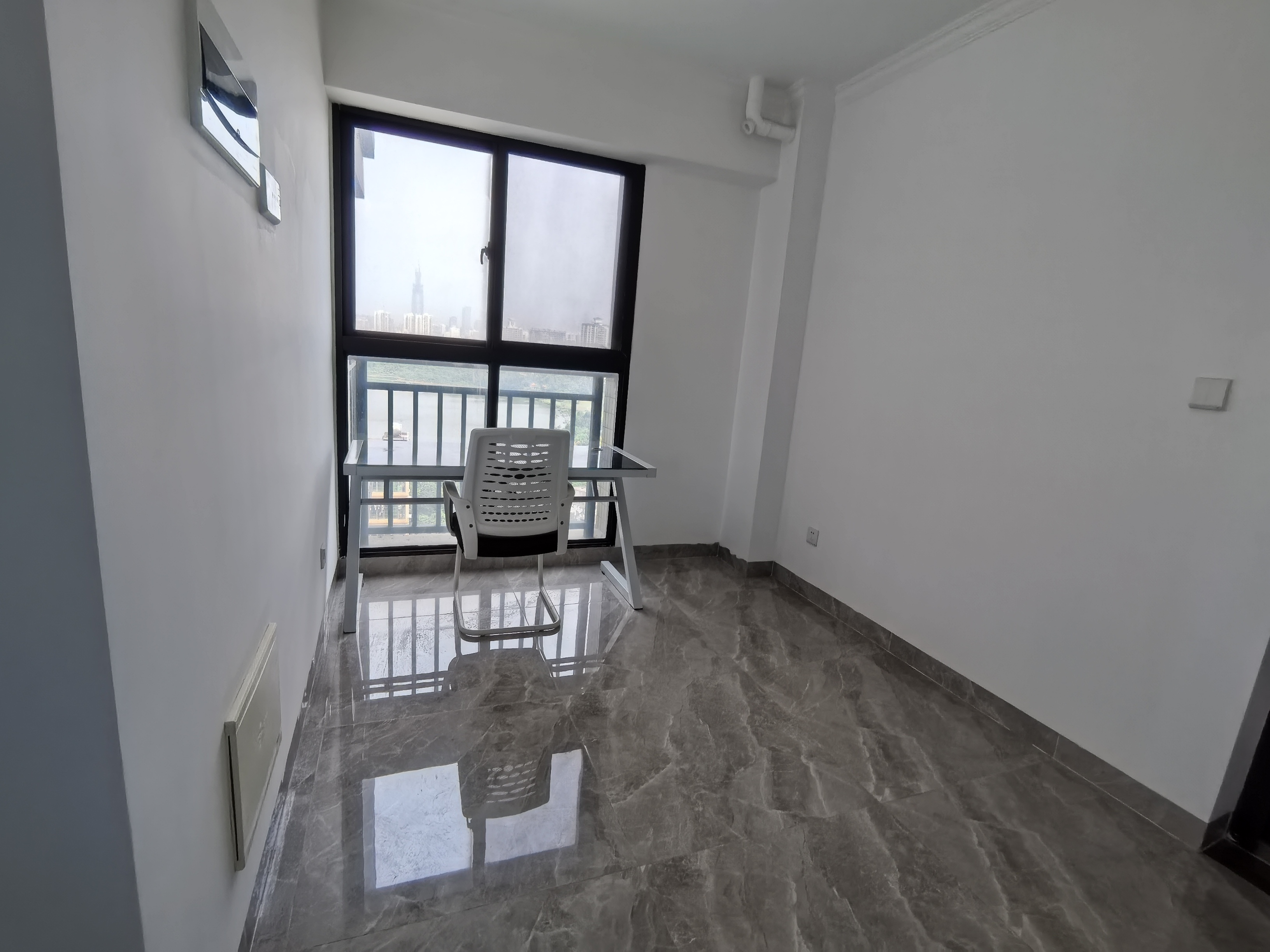 椰海家园一期  3室2厅2卫    3300.0元/月室内图