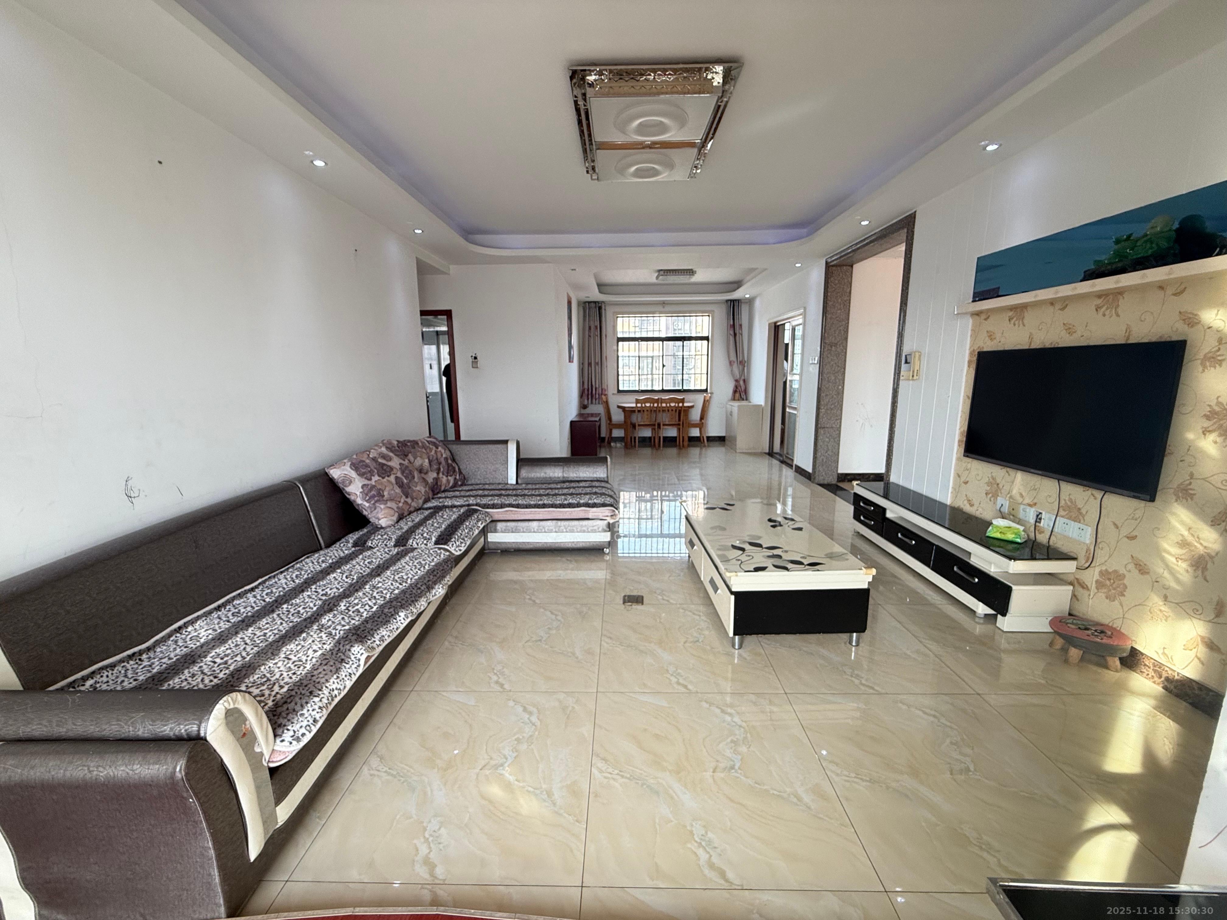 幸福里润城(幸福里二期) 4室2厅2卫 2100.0元/月 幸福里润城(幸福里二期) 4室2厅2卫 2100.0元/月室内图