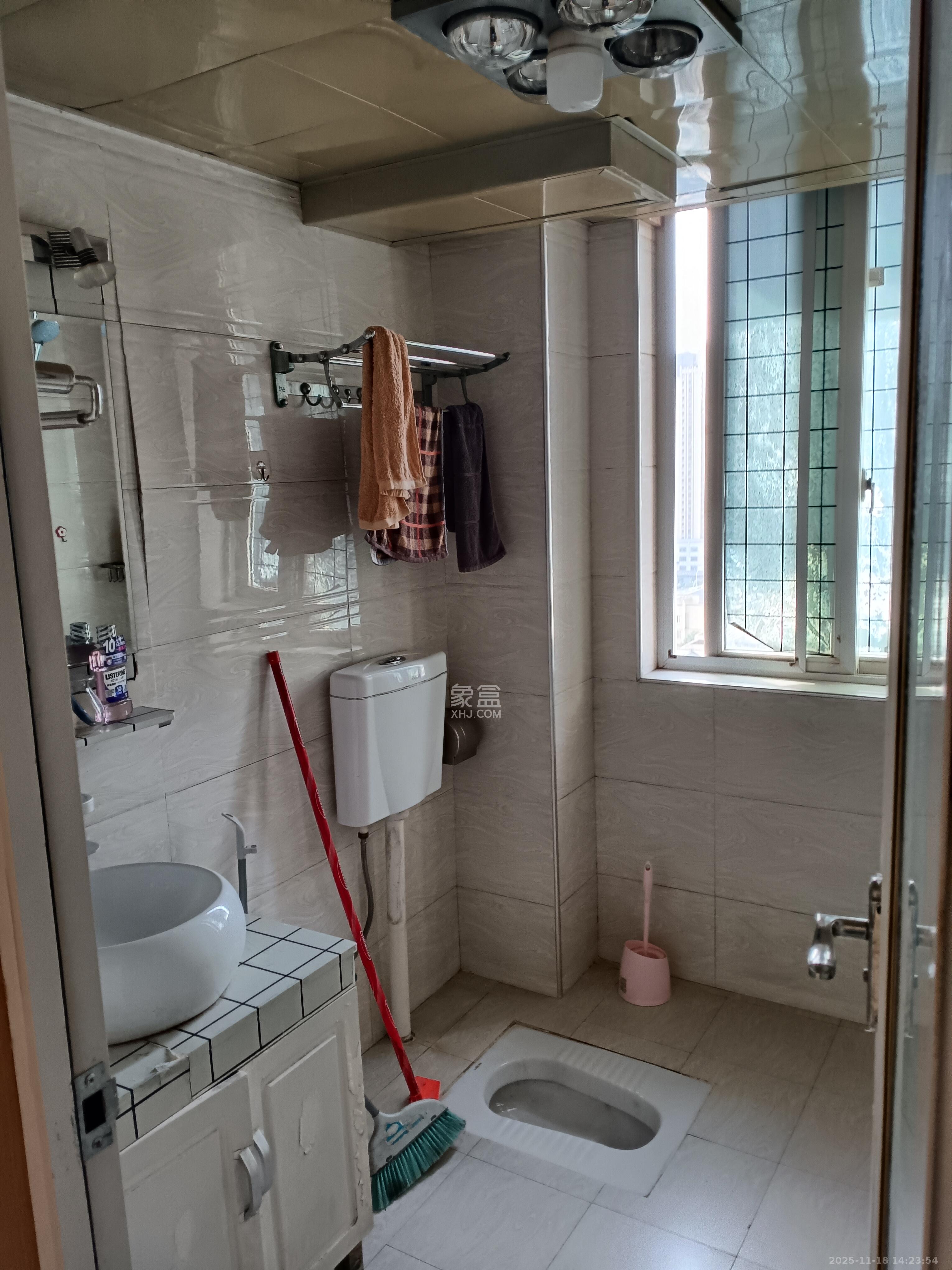 谷山乐园一期  2室2厅1卫    1800.0元/月