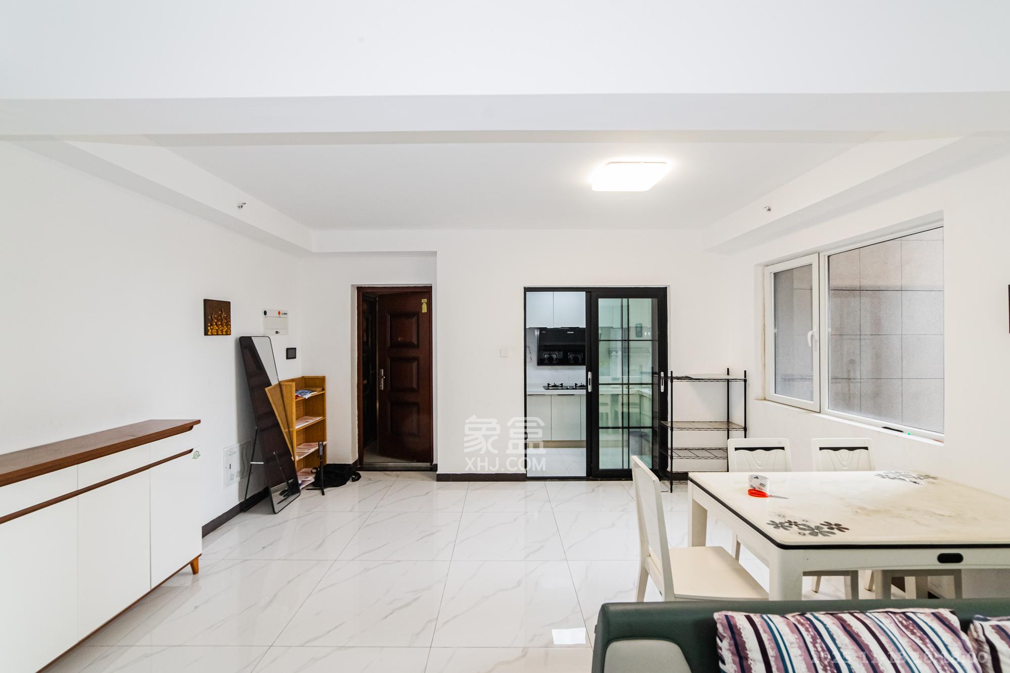 北辰三角洲C2区  3室2厅2卫    170.0万客厅