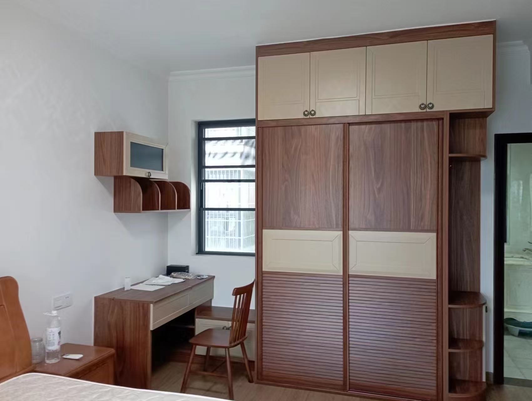 南方电网小区  3室2厅2卫    4300.0元/月室内图