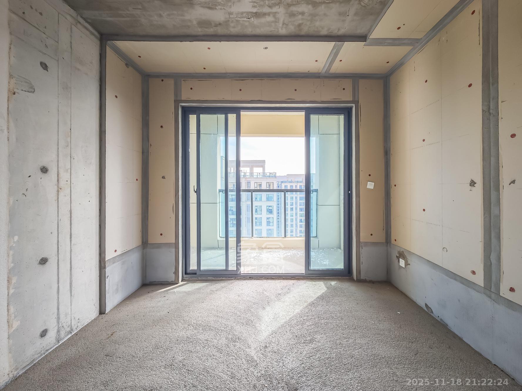 秀峰一品 4室2厅2卫 130.0万 秀峰一品 4室2厅2卫 130.0万卧室