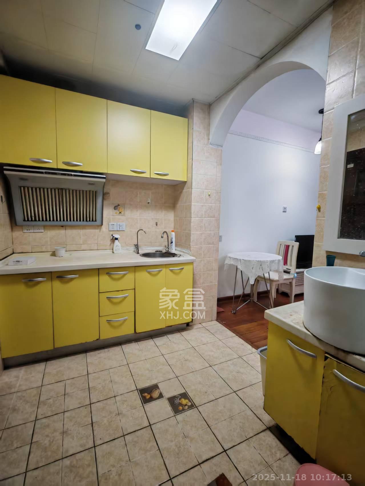 生活艺术城  1室1厅1卫    1250.0元/月