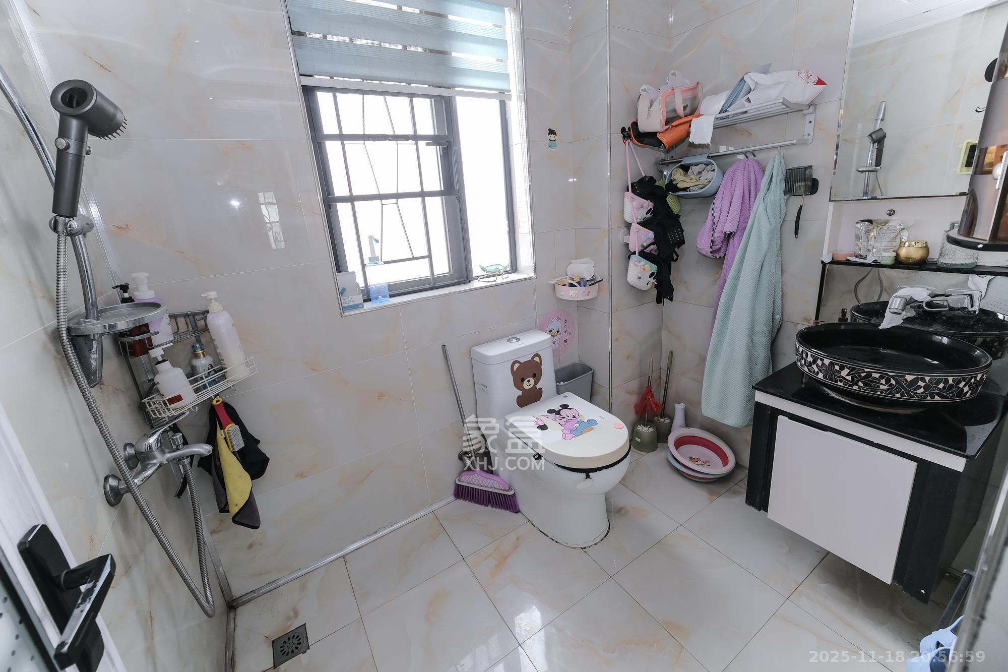 盛地尊域  3室2厅2卫    75.0万卫生间