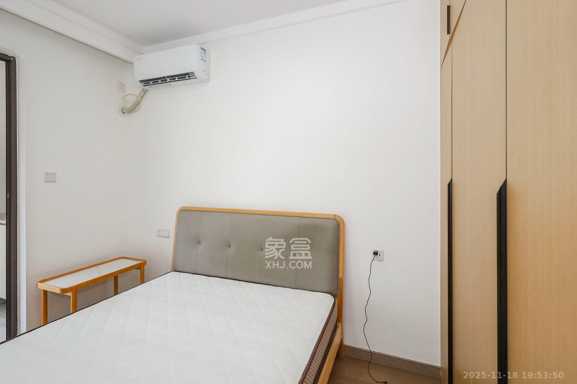 龙湖铂金中心(龙湖春江郦城) 3室2厅2卫 4800.0元/月 龙湖铂金中心(龙湖春江郦城) 3室2厅2卫 4800.0元/月室内图