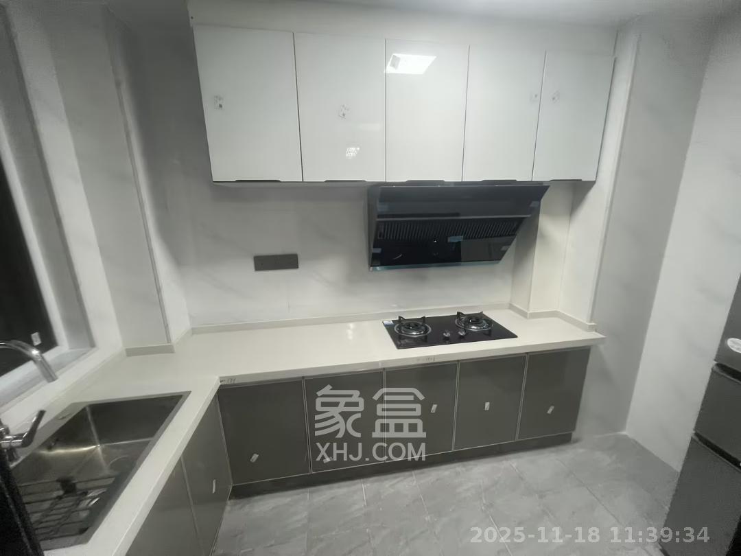 河畔华府 3室2厅2卫 2800.0元/月 河畔华府 3室2厅2卫 2800.0元/月室内图