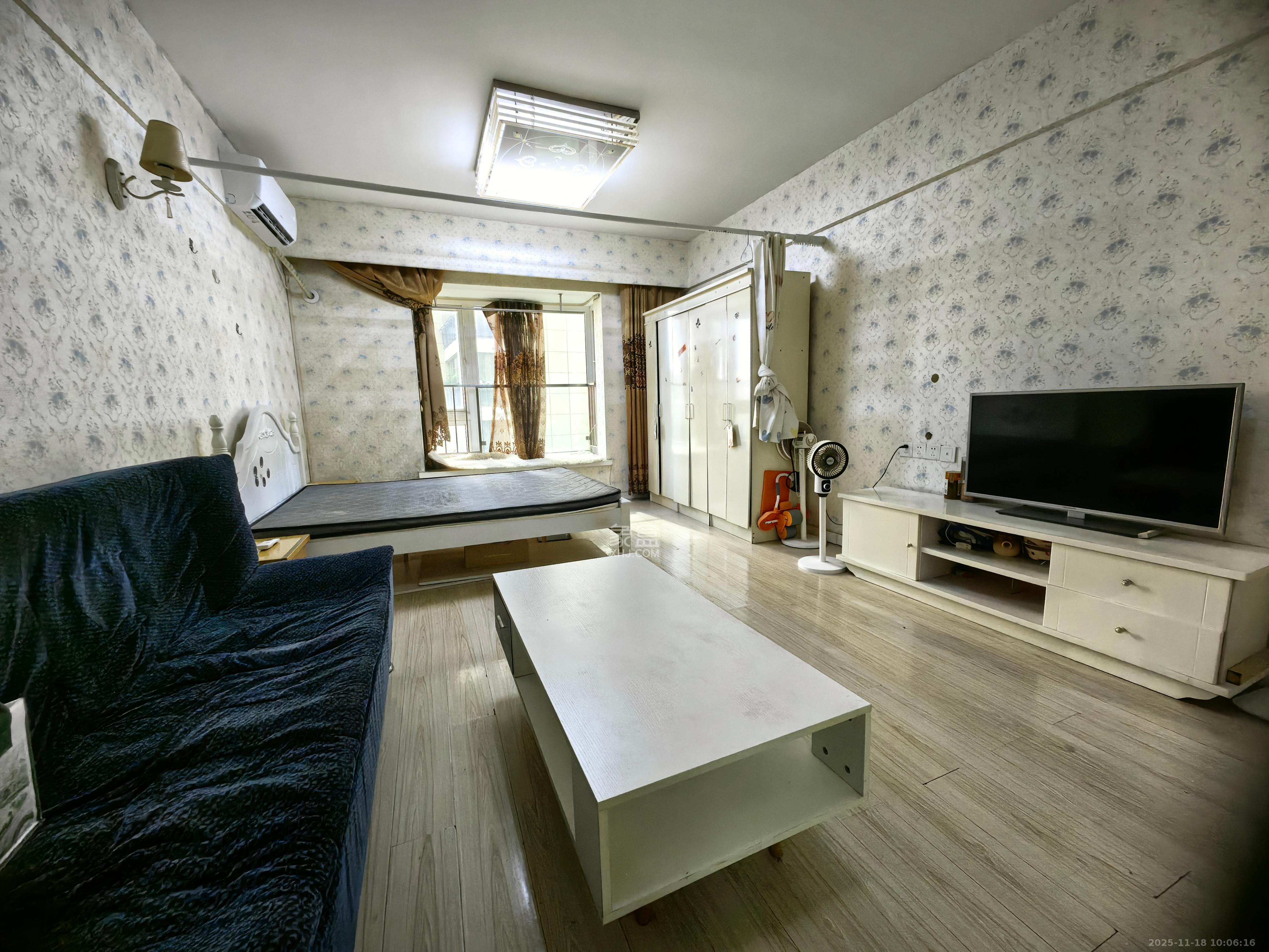 三重星都心  1室1厅1卫    1500.0元/月室内图