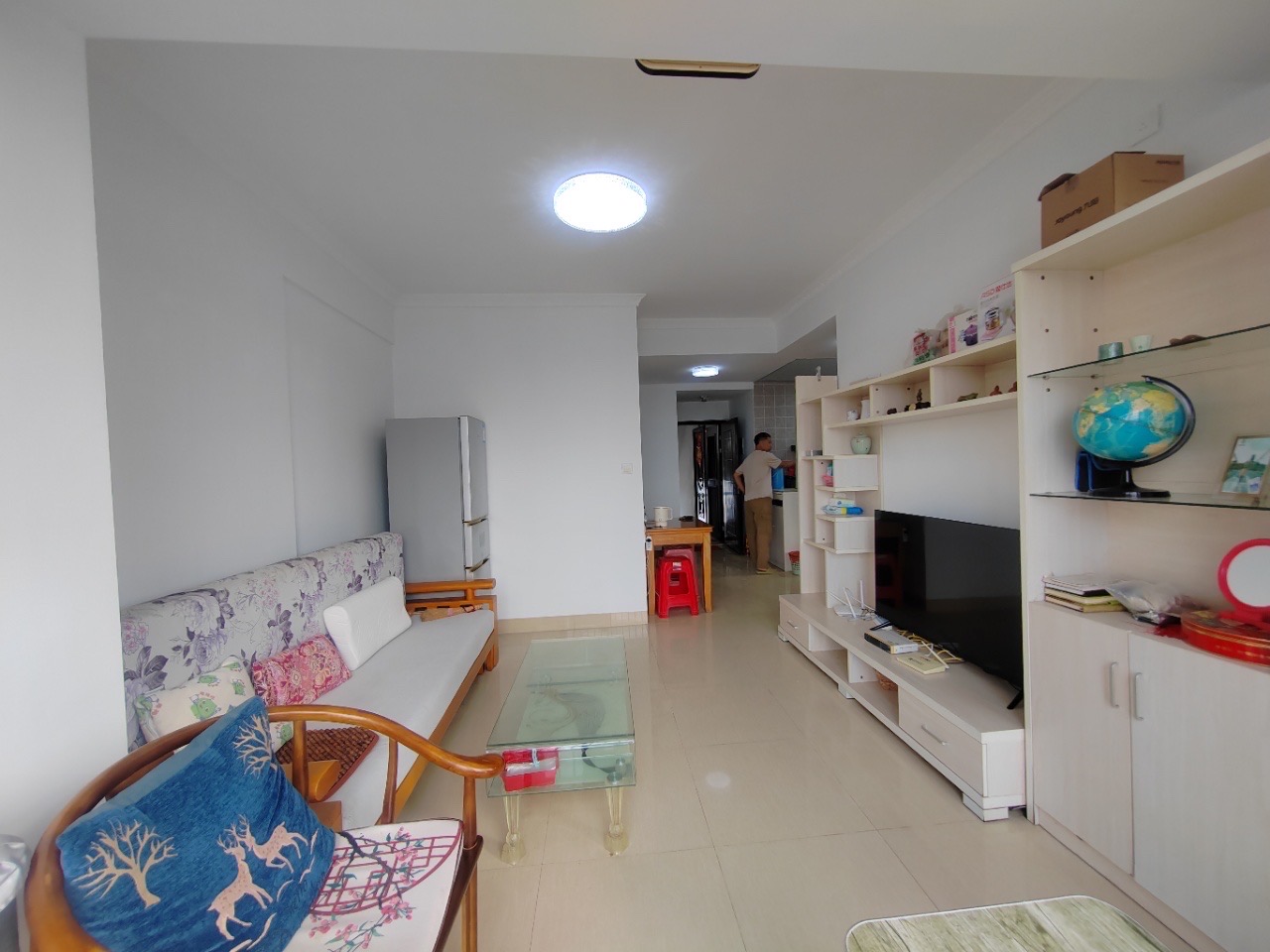 宝源花园 1室0厅0卫 75.0万 宝源花园 1室0厅0卫 75.0万客厅