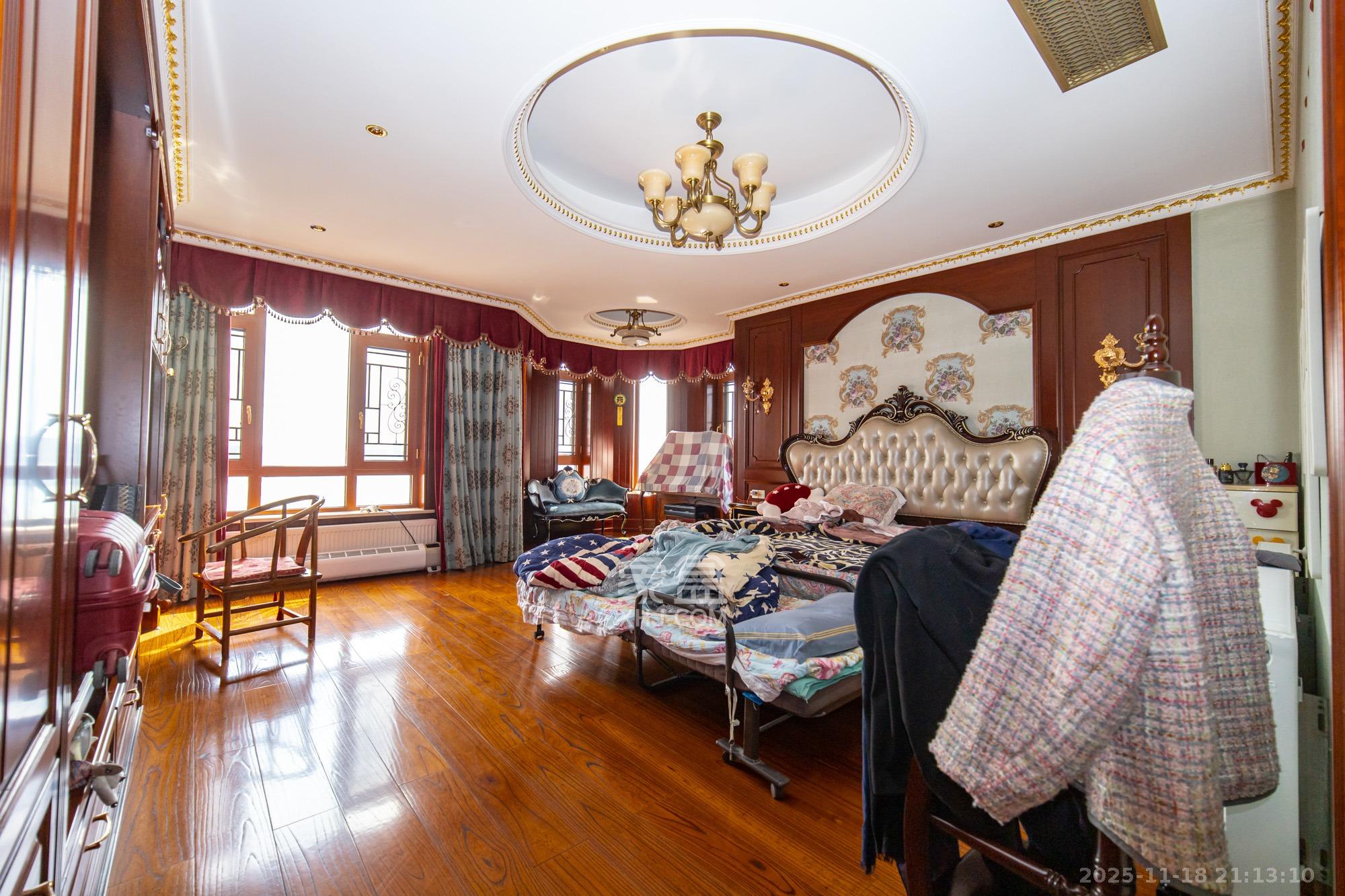 碧桂园威尼斯城 6室2厅4卫 418.0万 碧桂园威尼斯城 6室2厅4卫 418.0万卧室