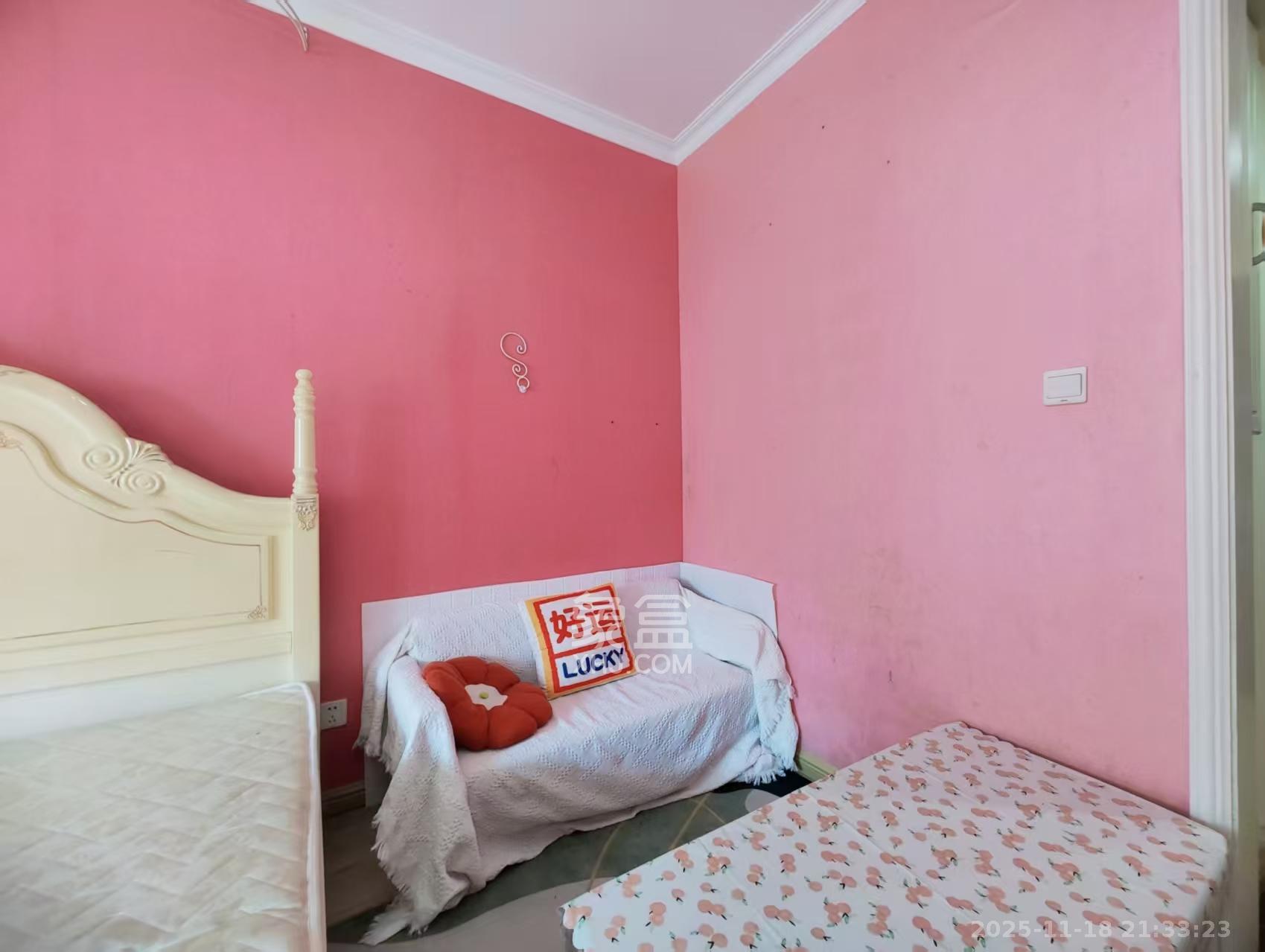 五江天街北区  1室1厅1卫    1300.0元/月室内图